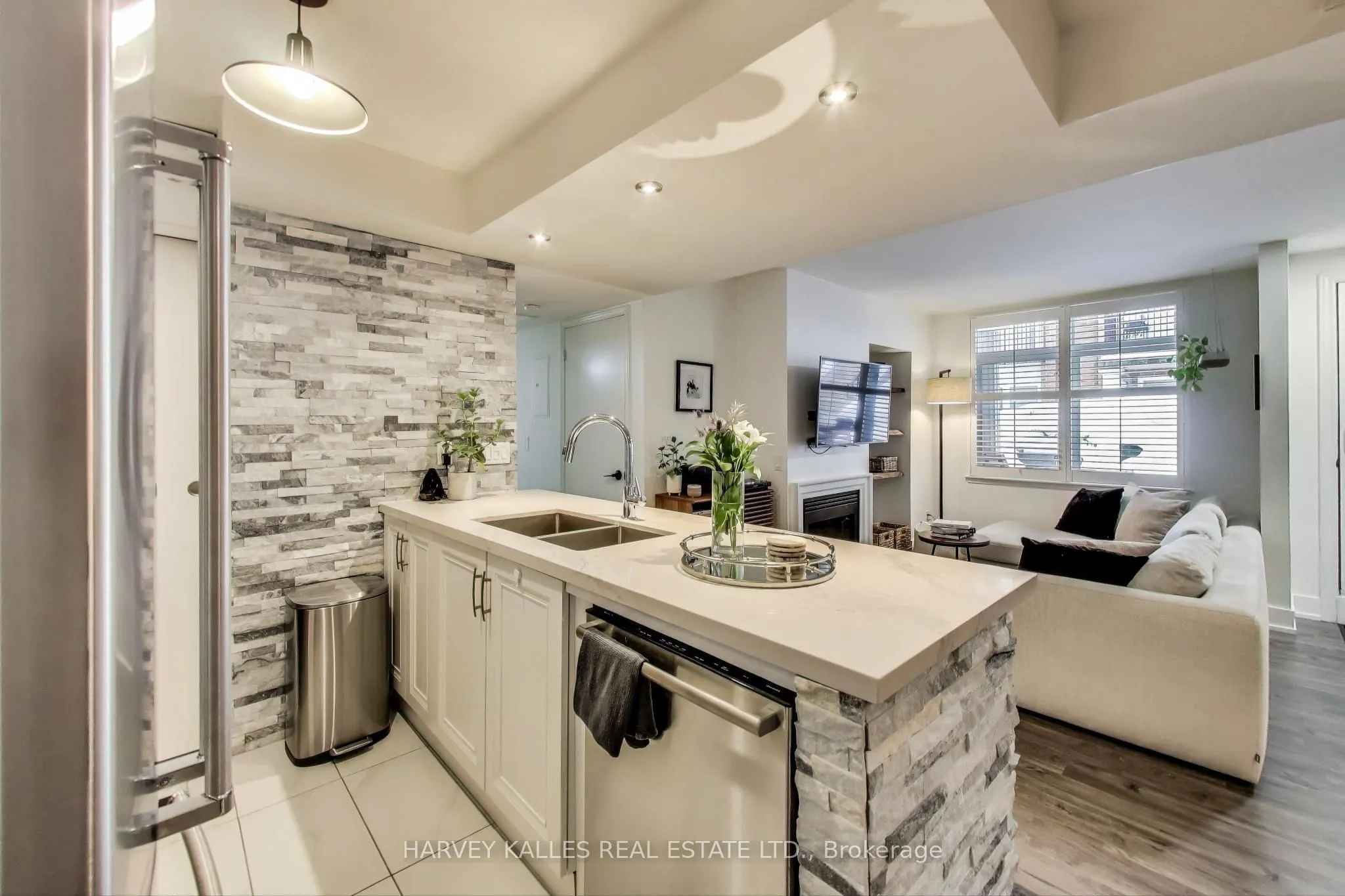 85 Lillian Street, #10