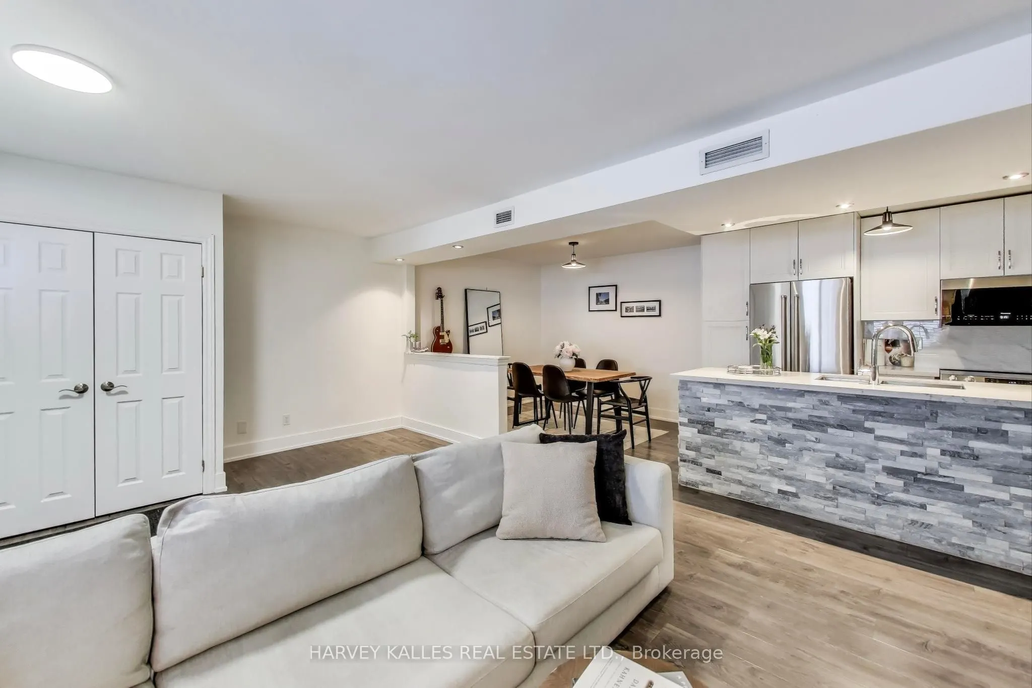 85 Lillian Street, #10