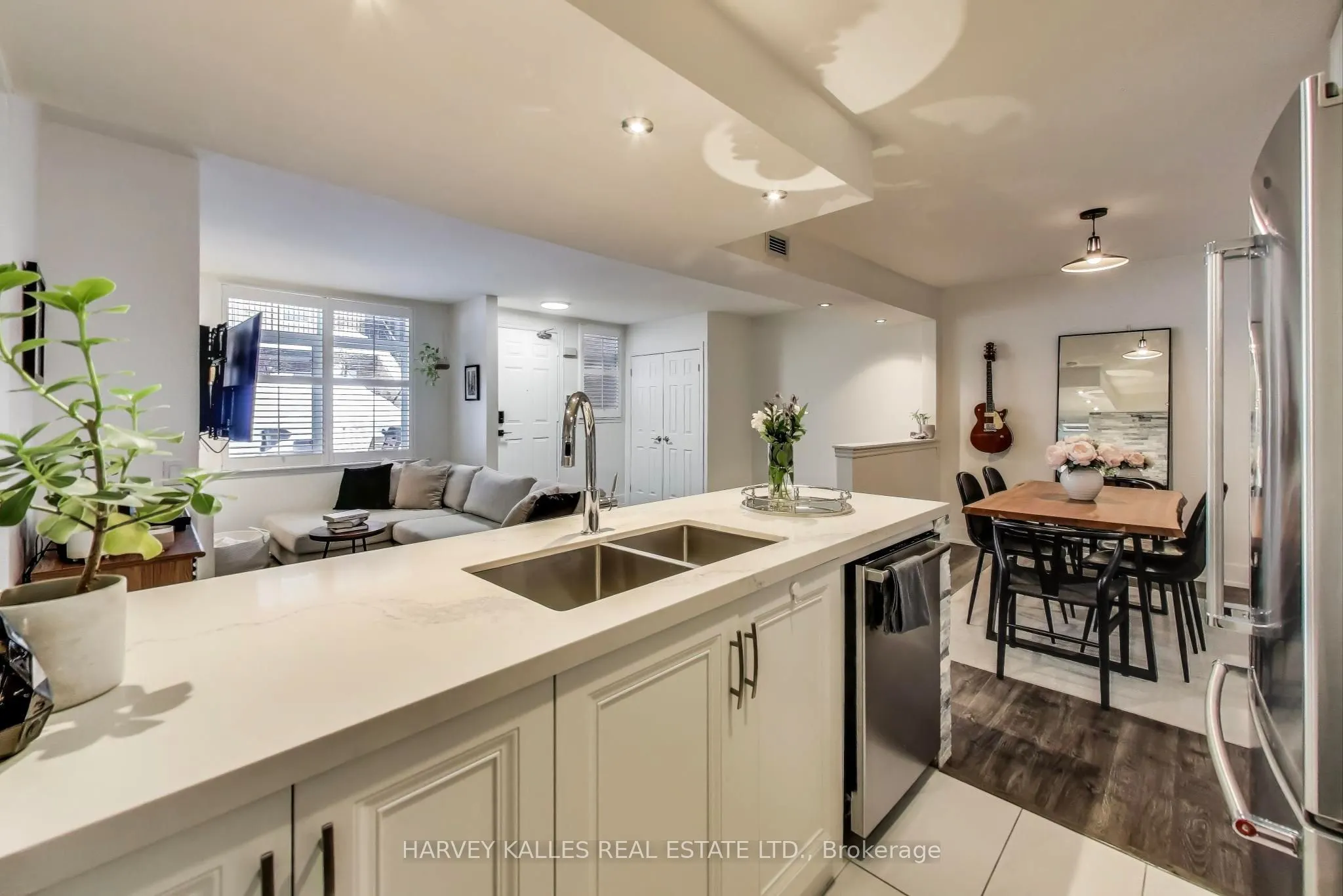85 Lillian Street, #10