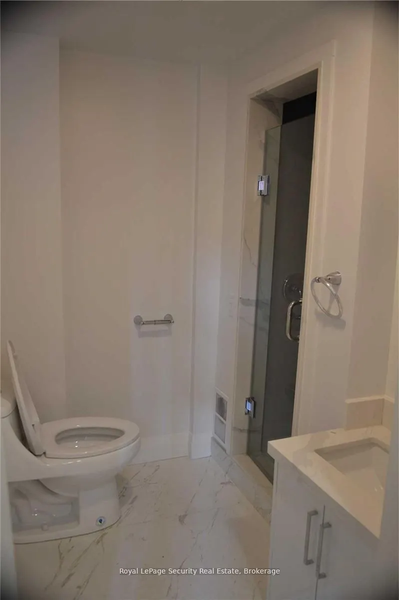 6 Rusholme Park Crescent, #Main