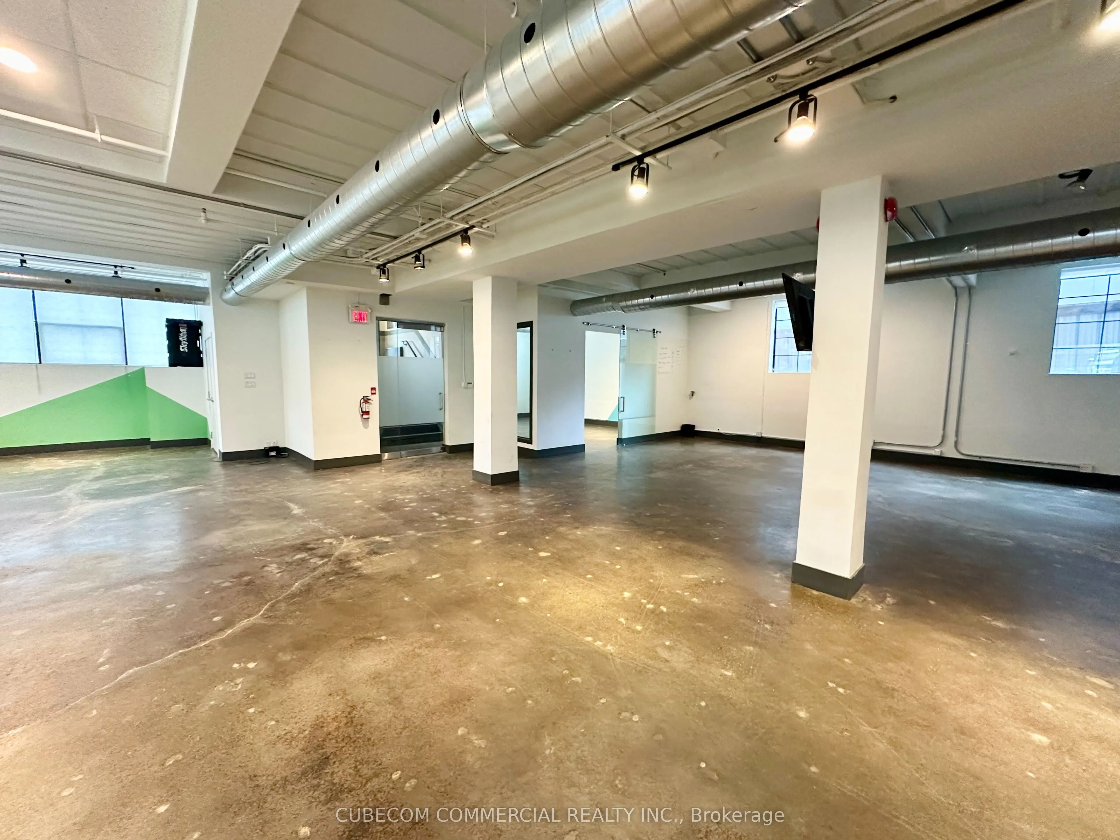 457 Richmond Street W, #Ground