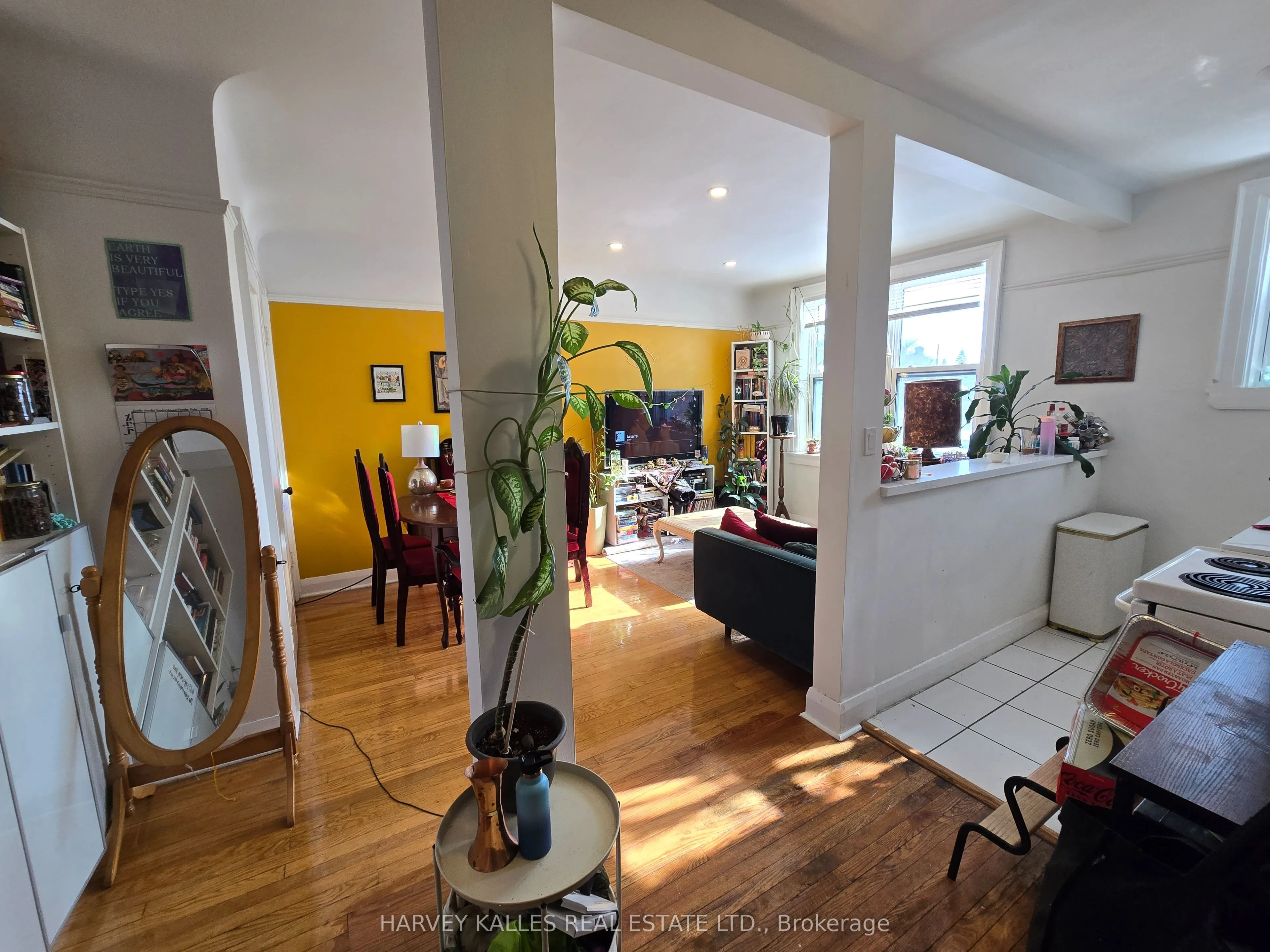 404 Spadina Road, #405