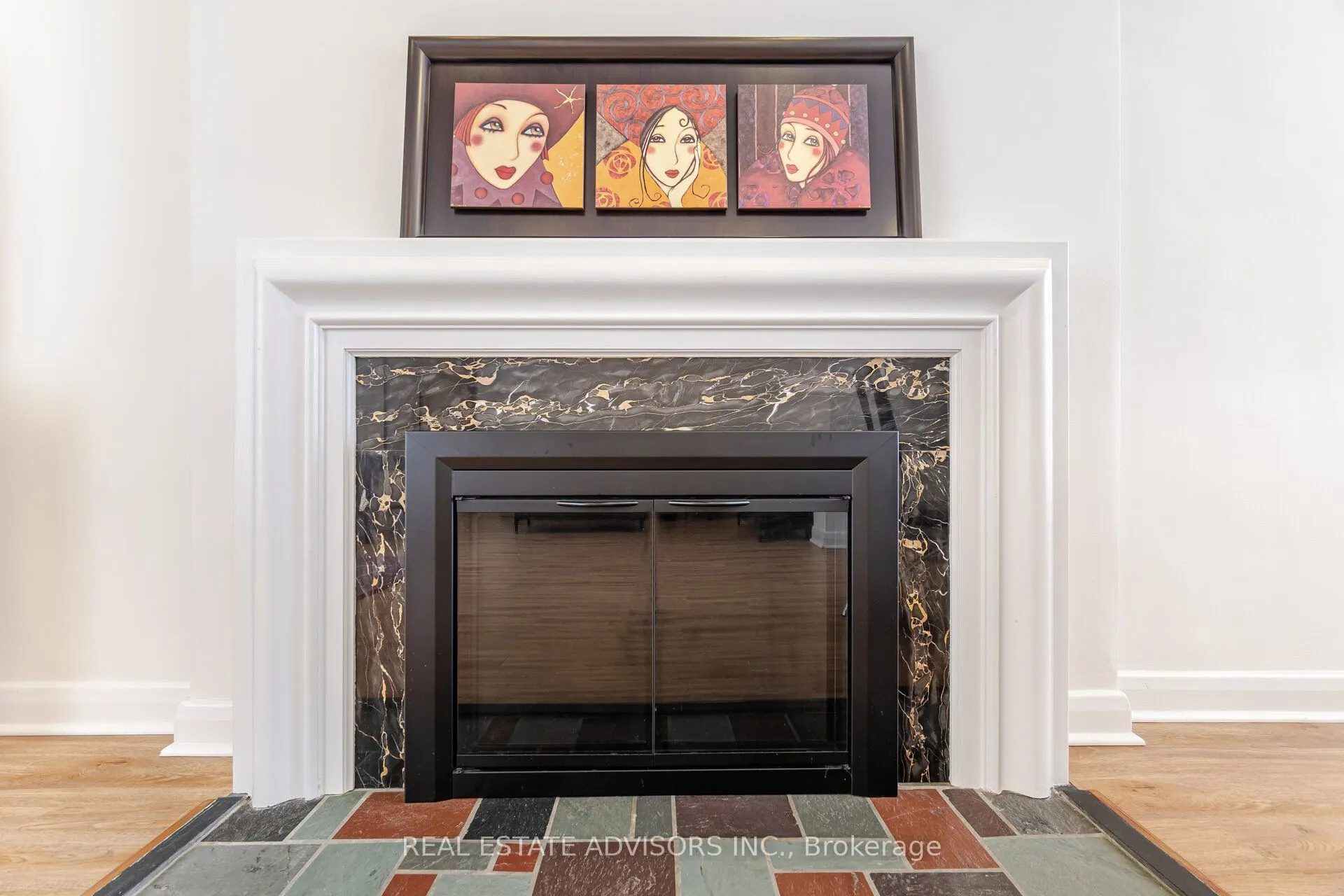 7 Foxwarren Drive