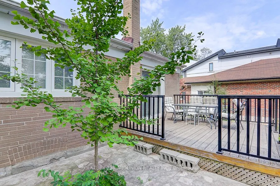 223 Willowdale Avenue