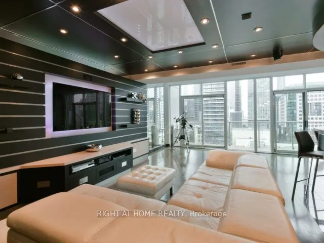 21 Nelson Street, #LPH02