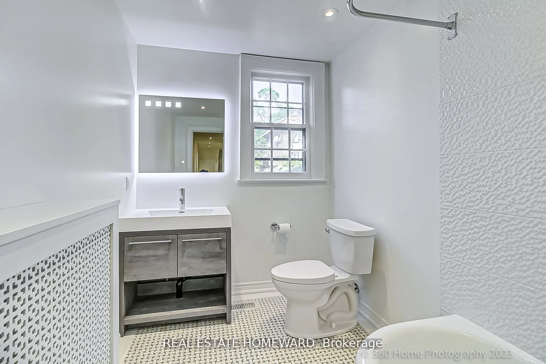 12 Highbourne Road, #MAIN
