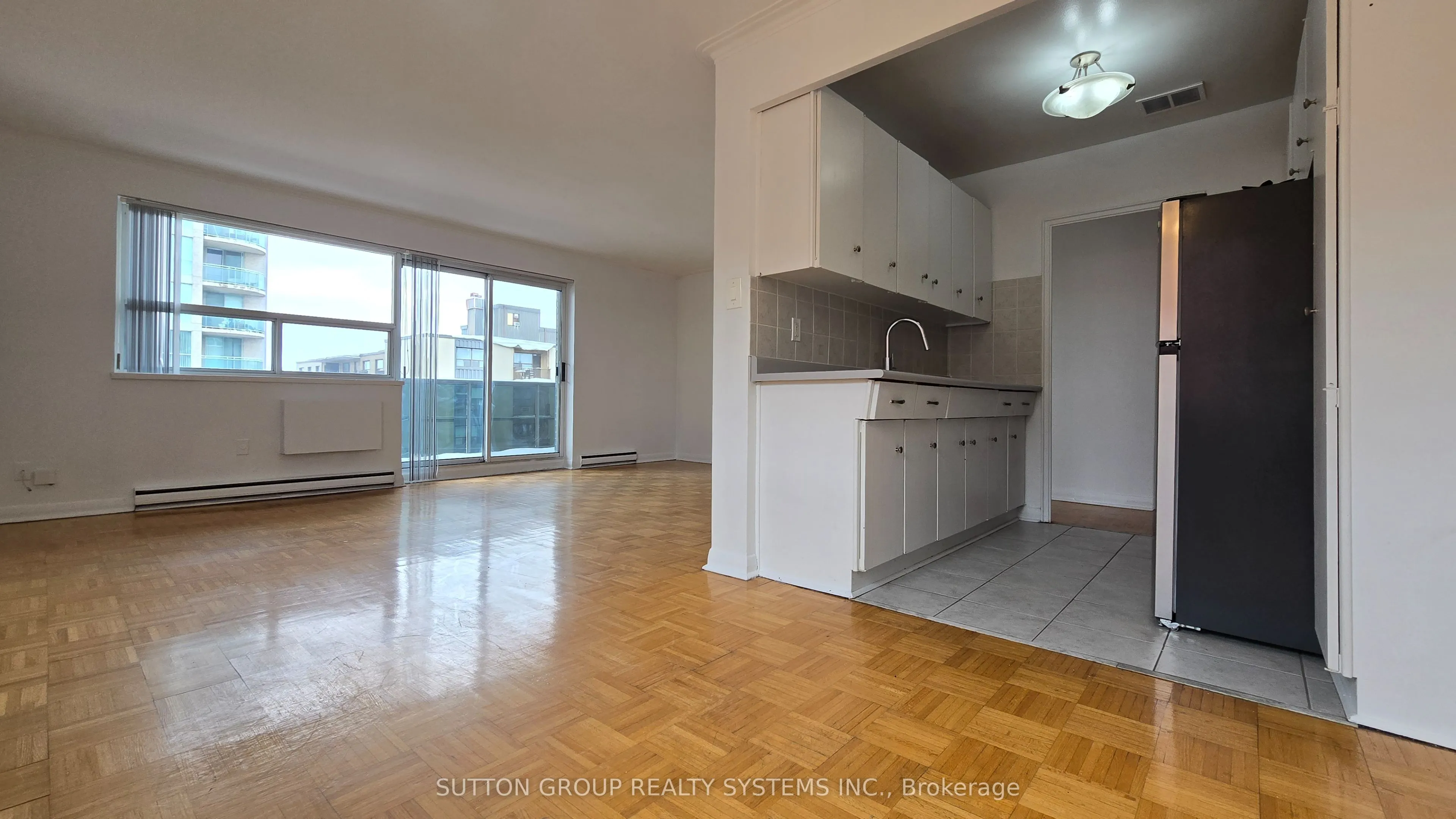 365 Eglinton Avenue E, #507