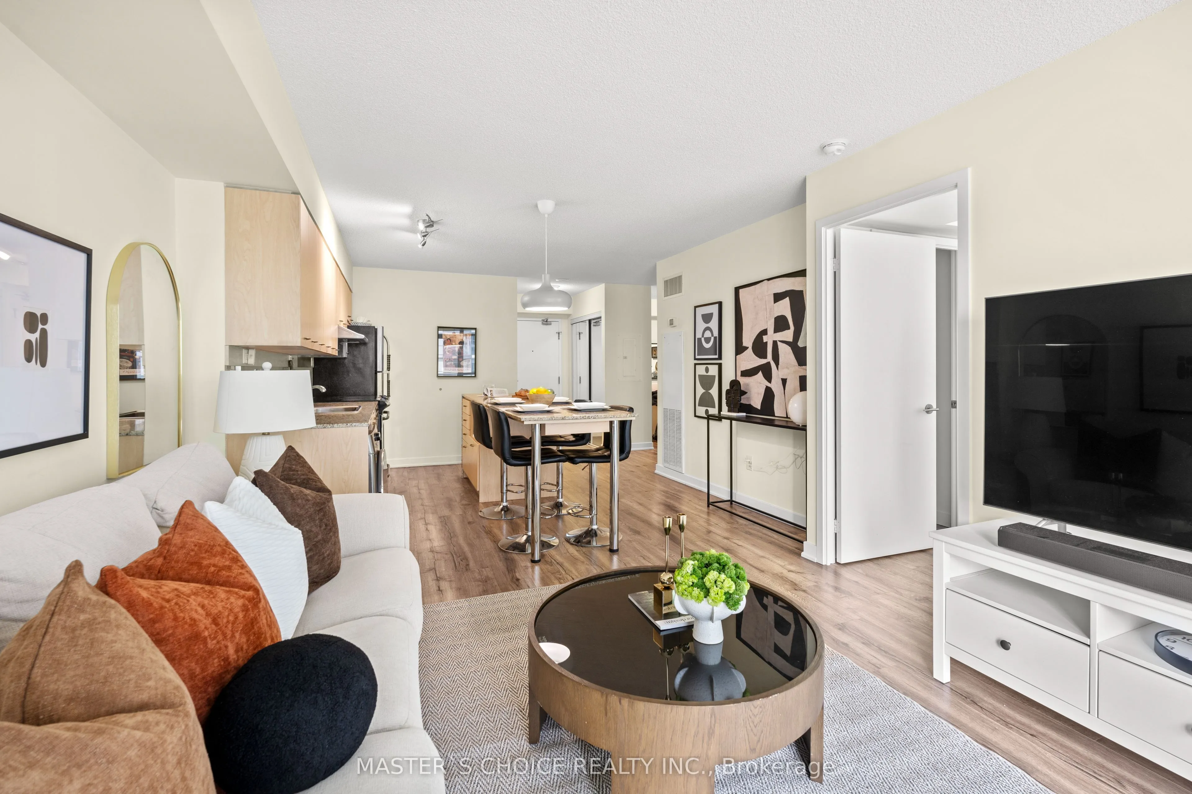 15 Singer Court, #912