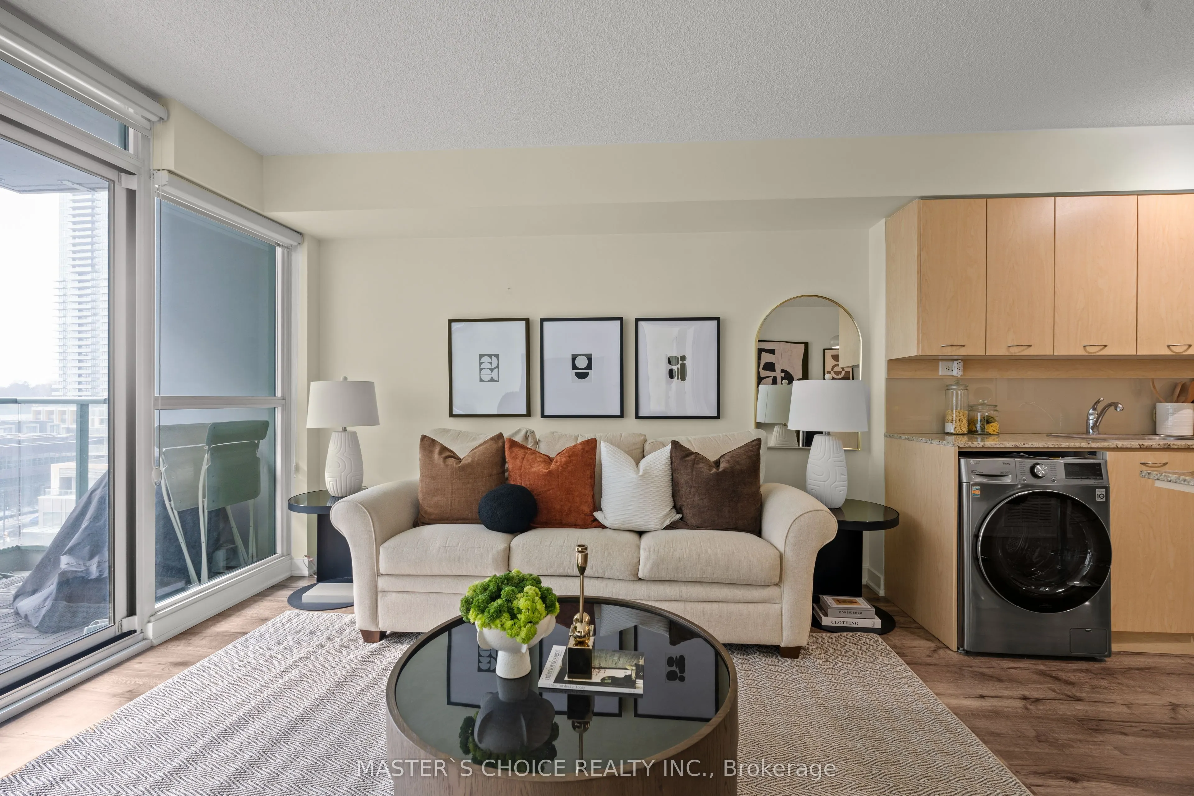15 Singer Court, #912