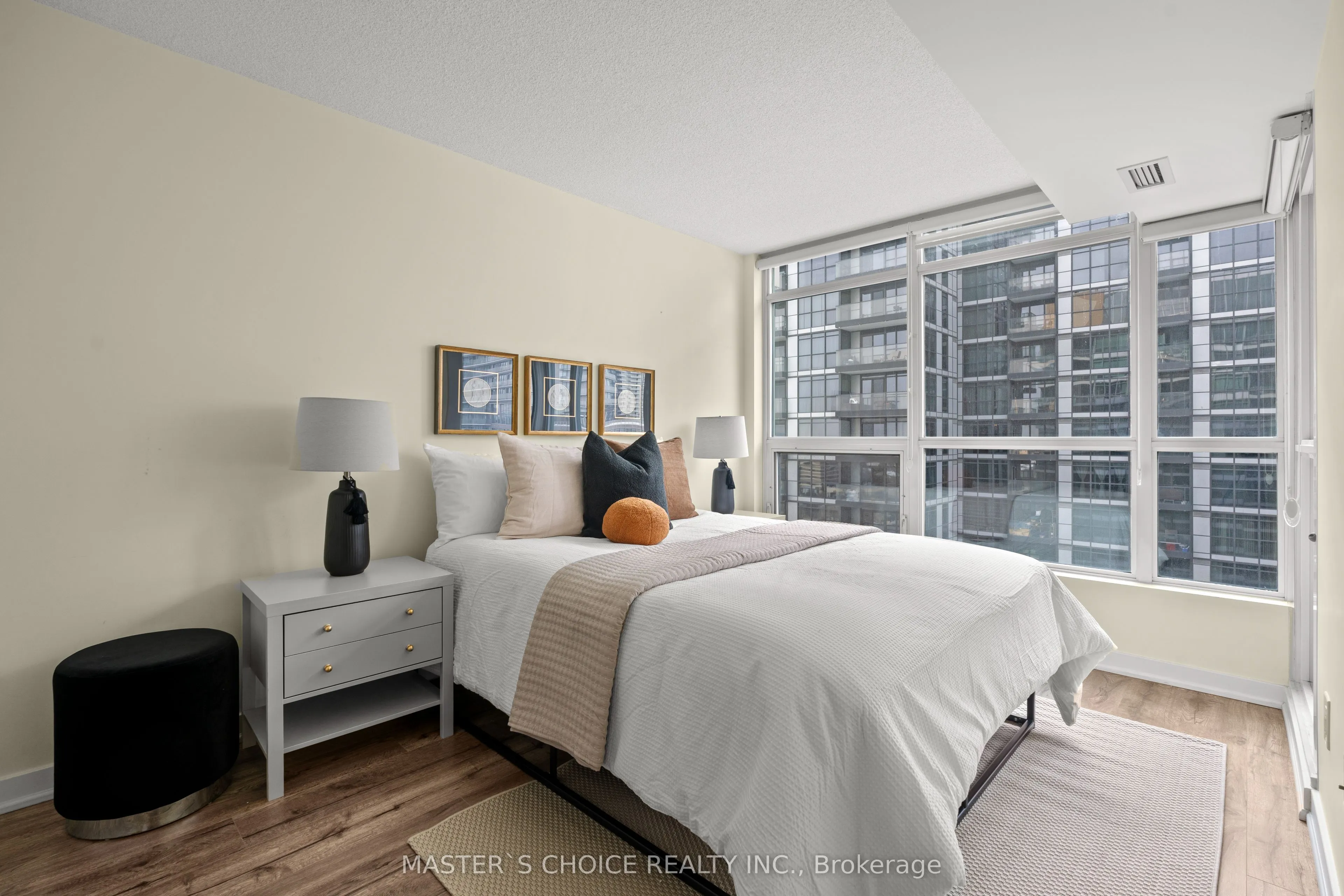 15 Singer Court, #912