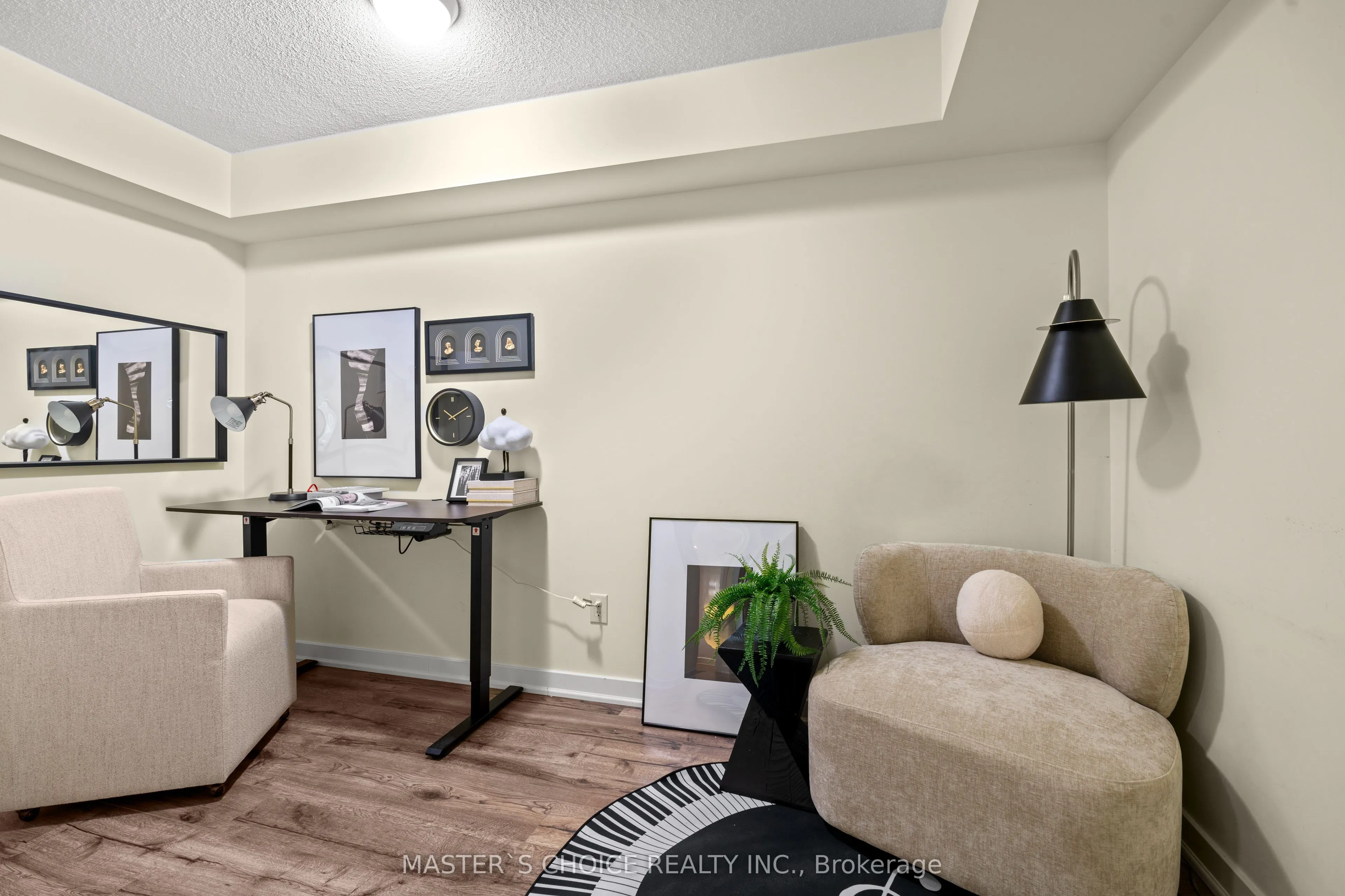15 Singer Court, #912