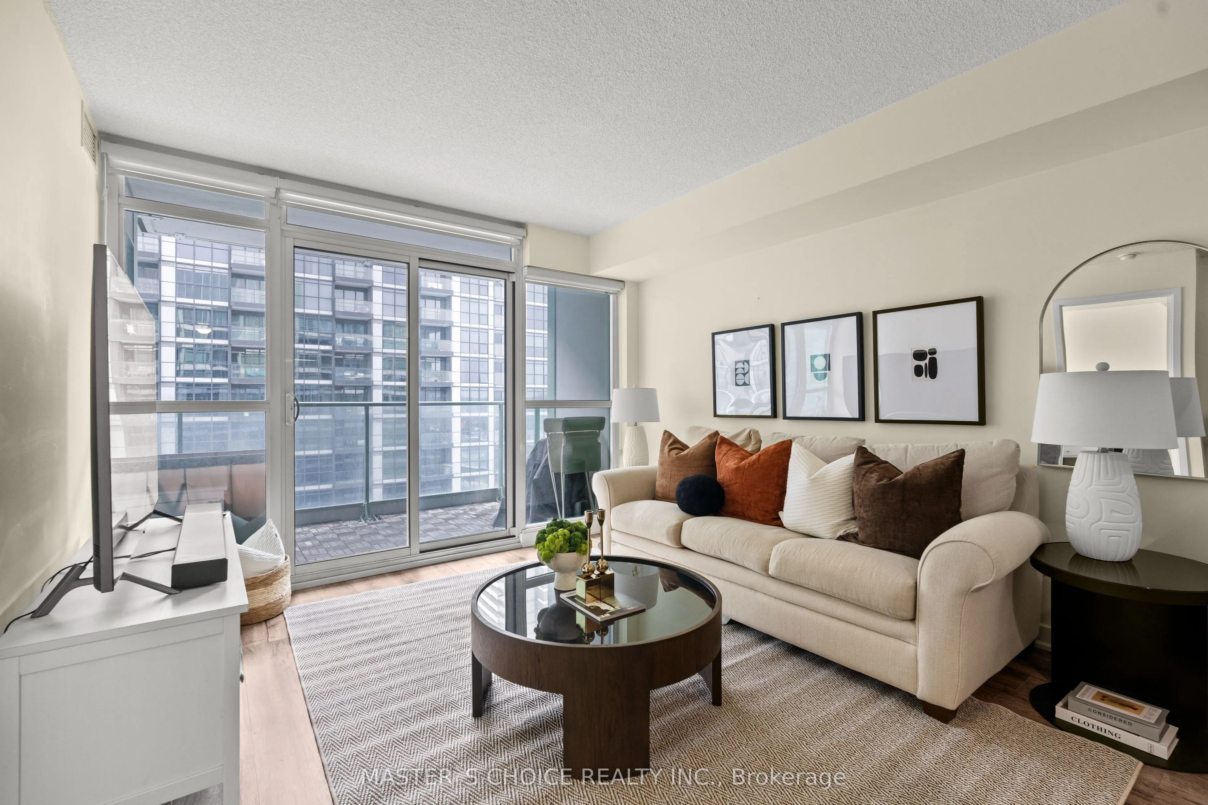 15 Singer Court, #912