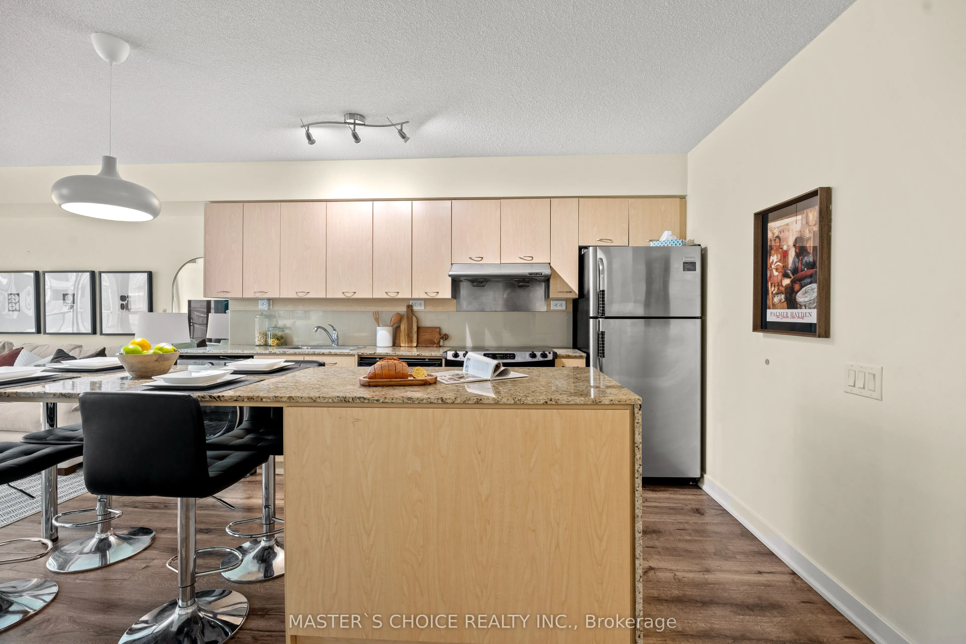 15 Singer Court, #912