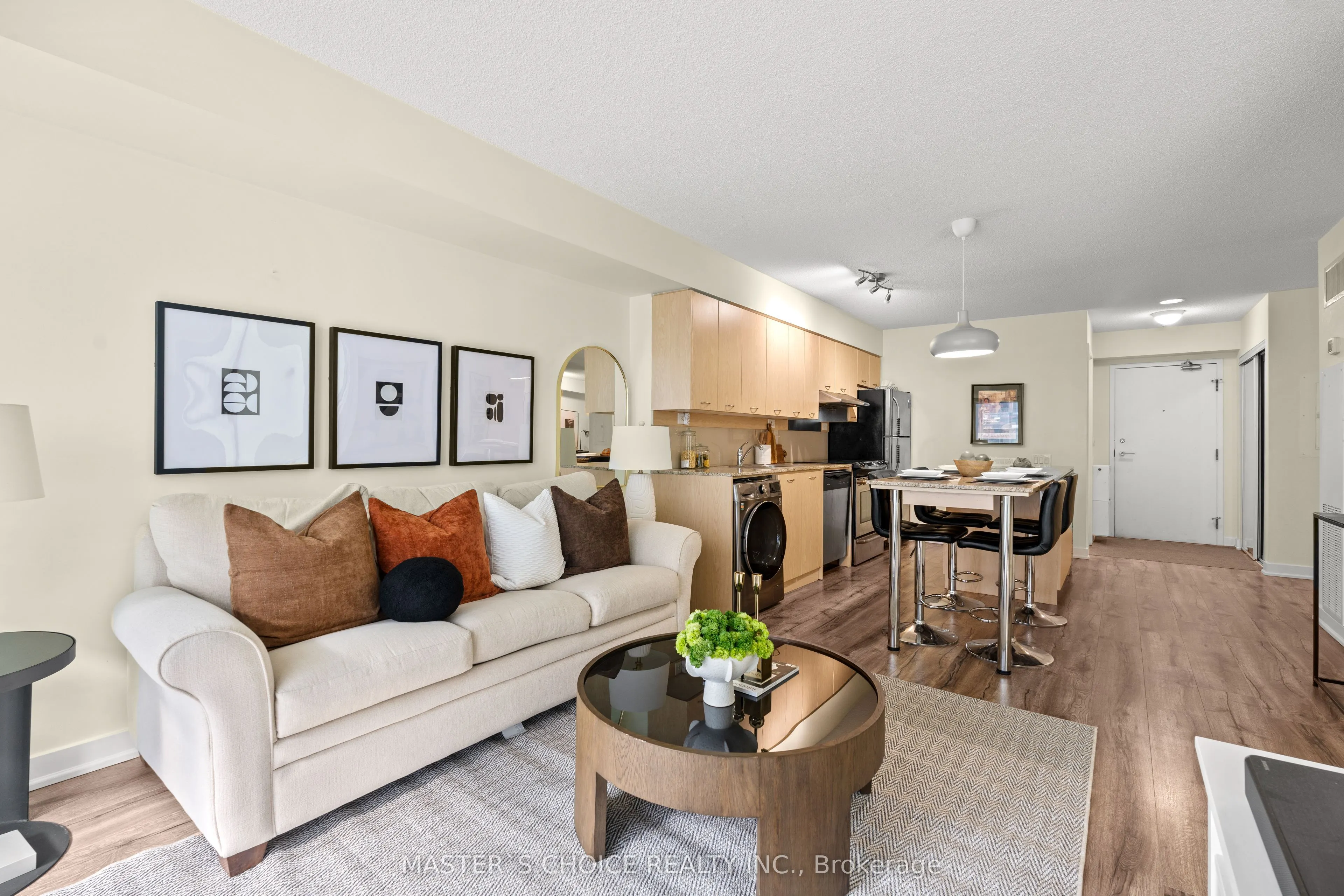 15 Singer Court, #912