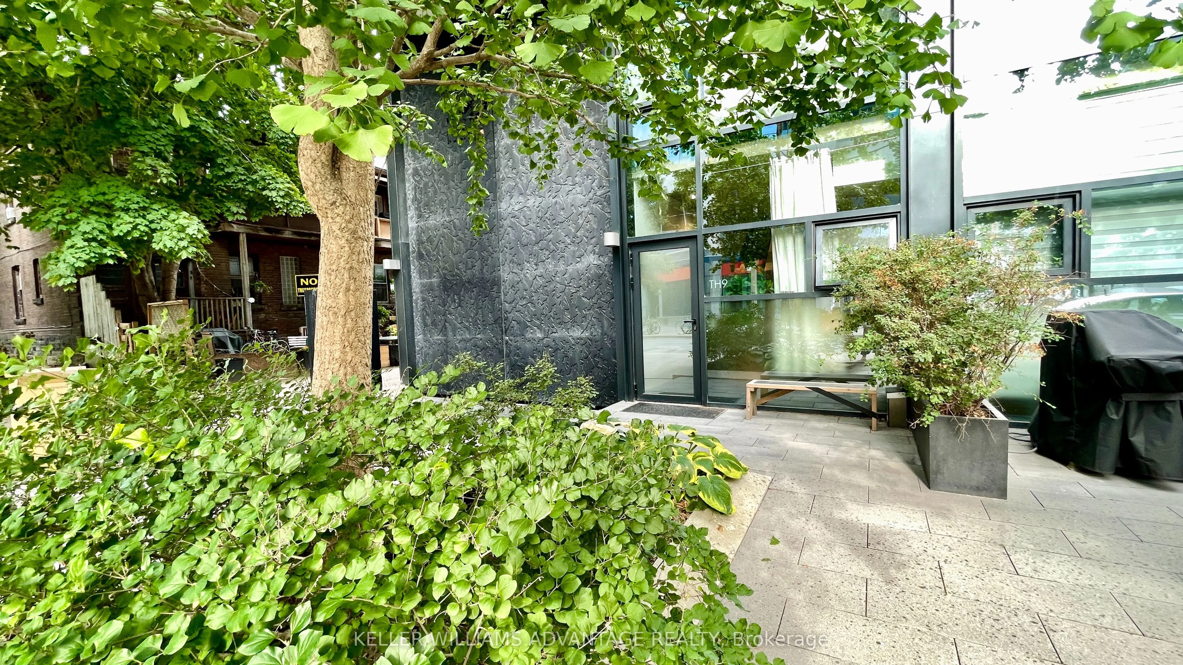 25 Stafford Street, #TH9