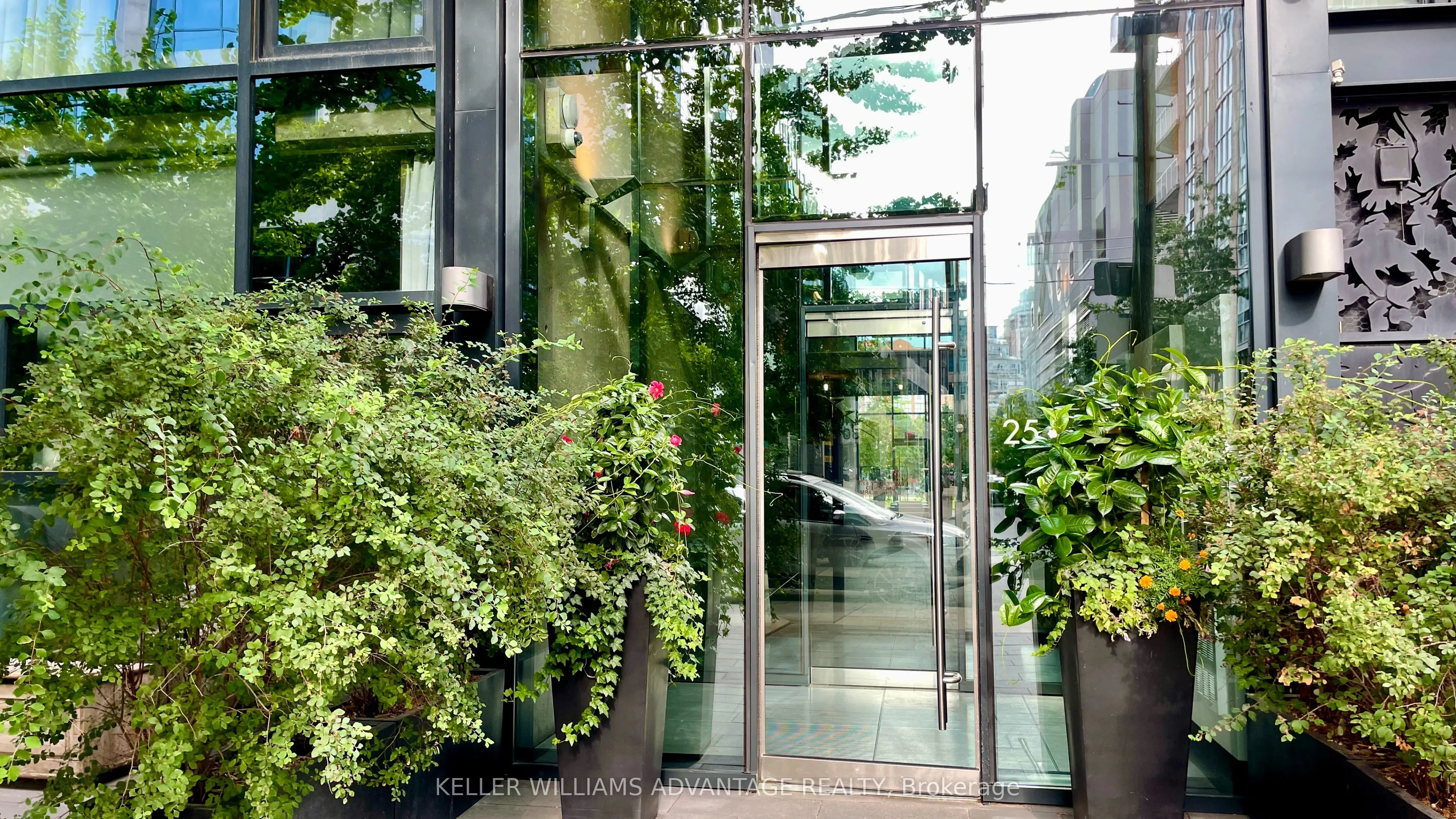 25 Stafford Street, #TH9