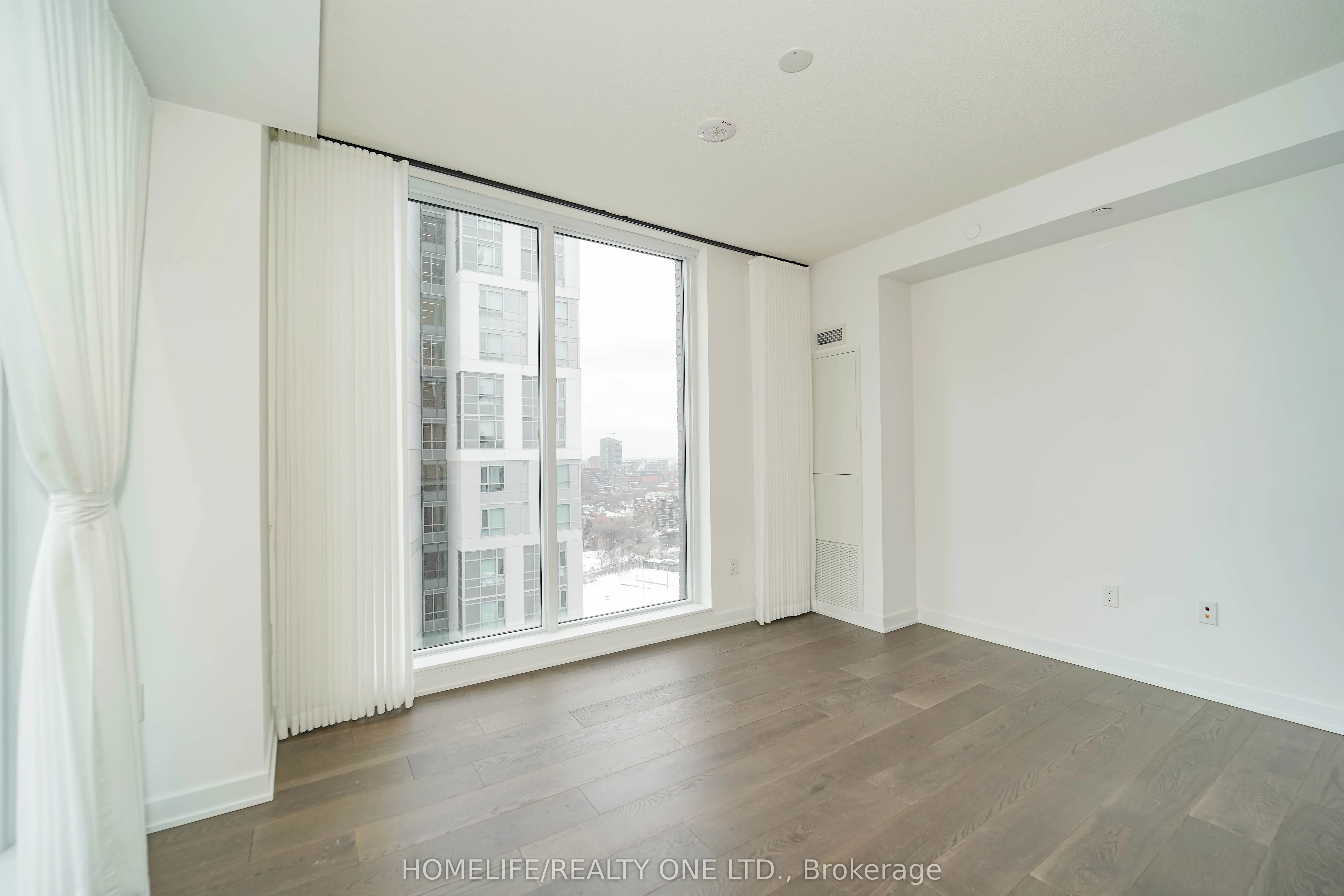 130 River Street, #2002
