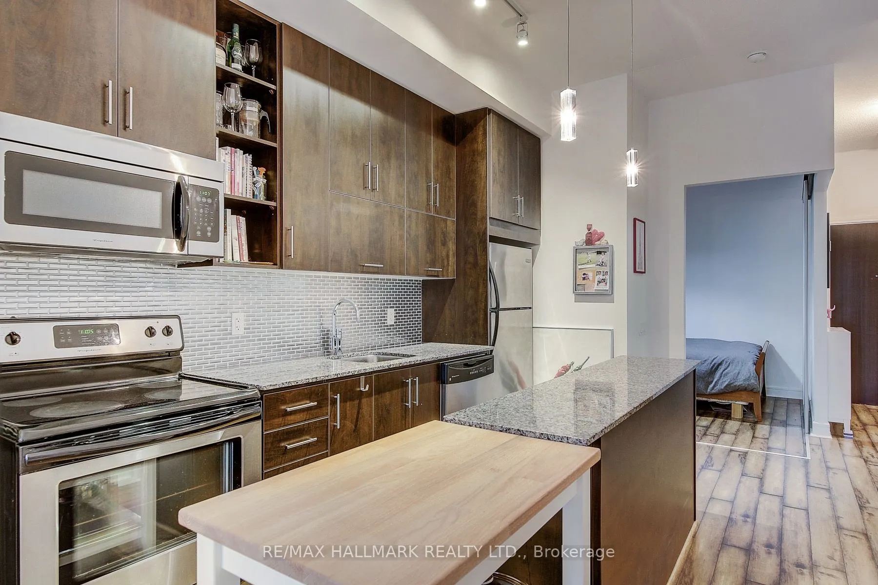 112 George Street, #727