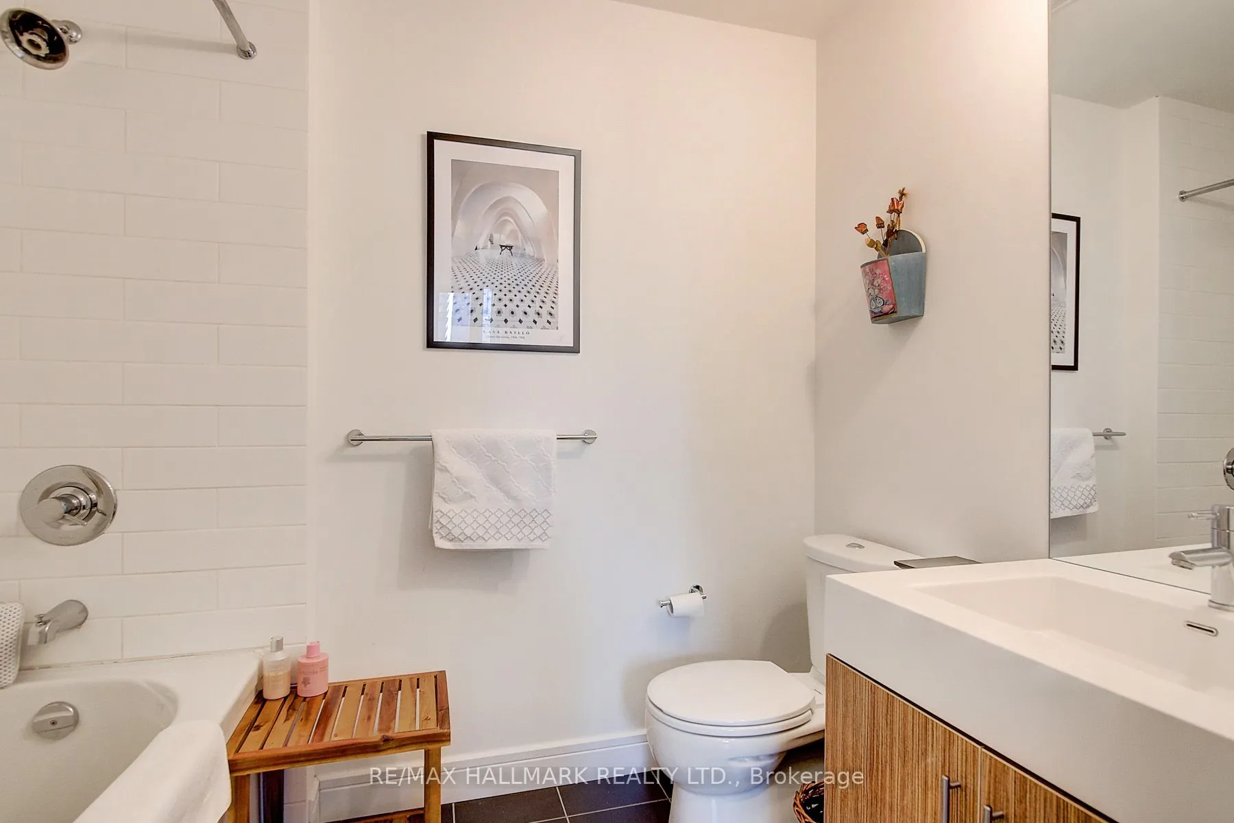 112 George Street, #727