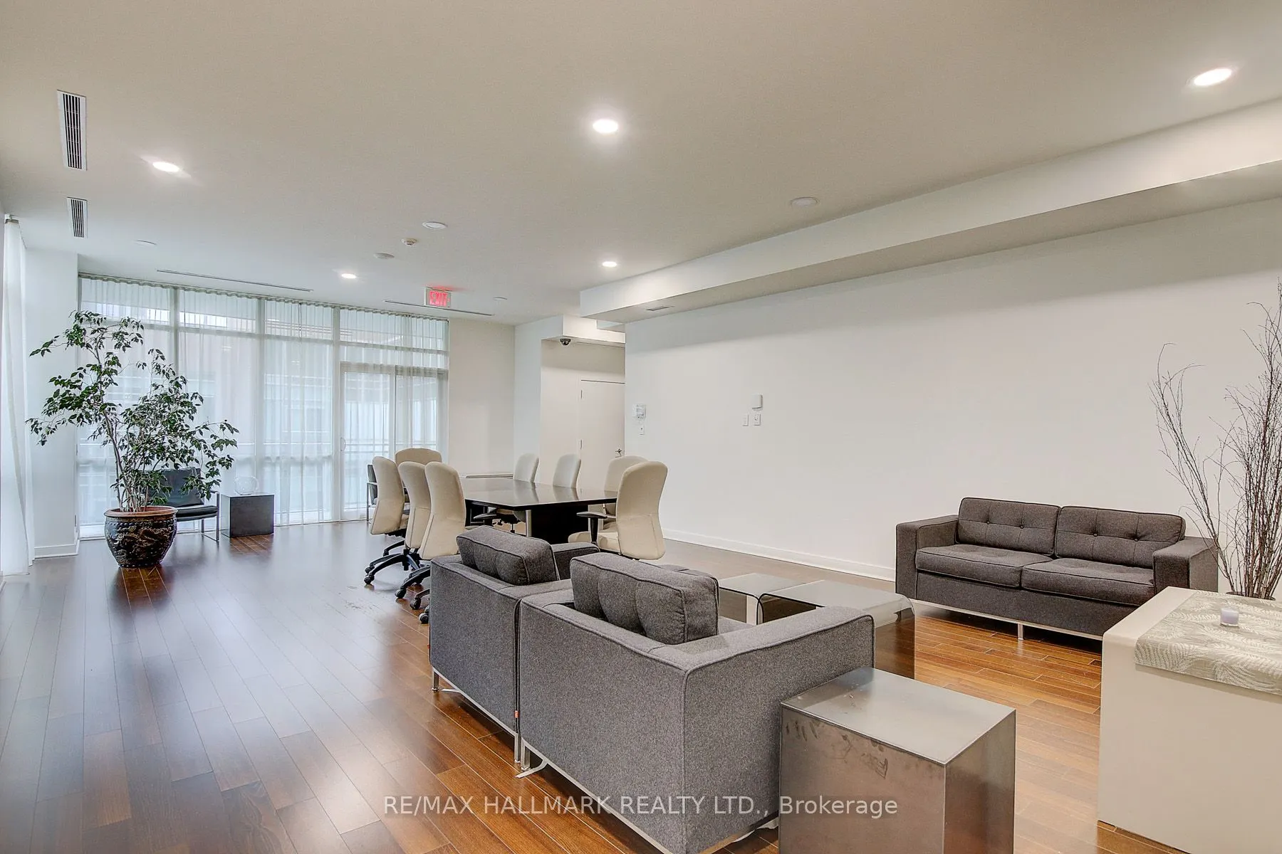 112 George Street, #727