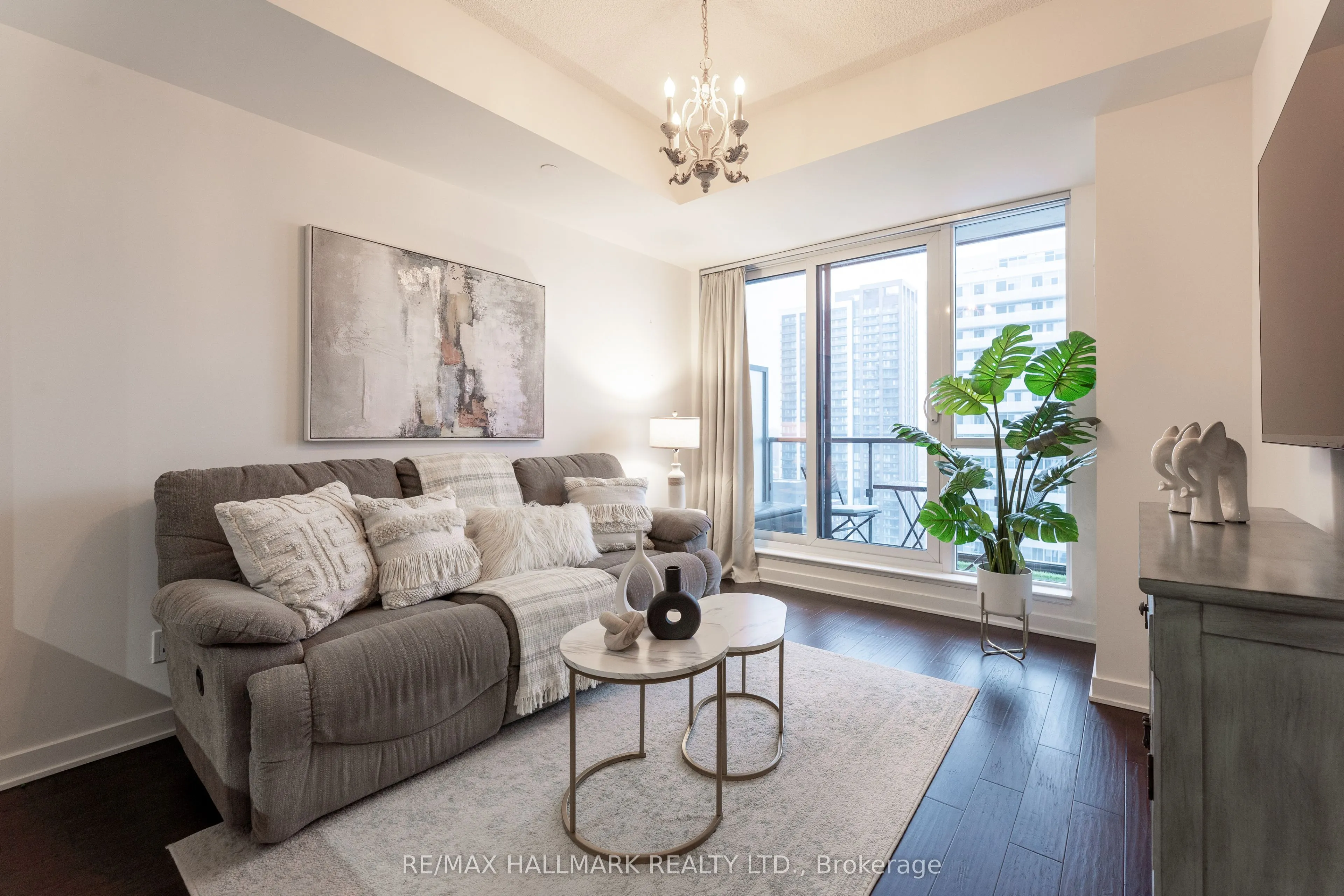 170 Sumach Street, #2101