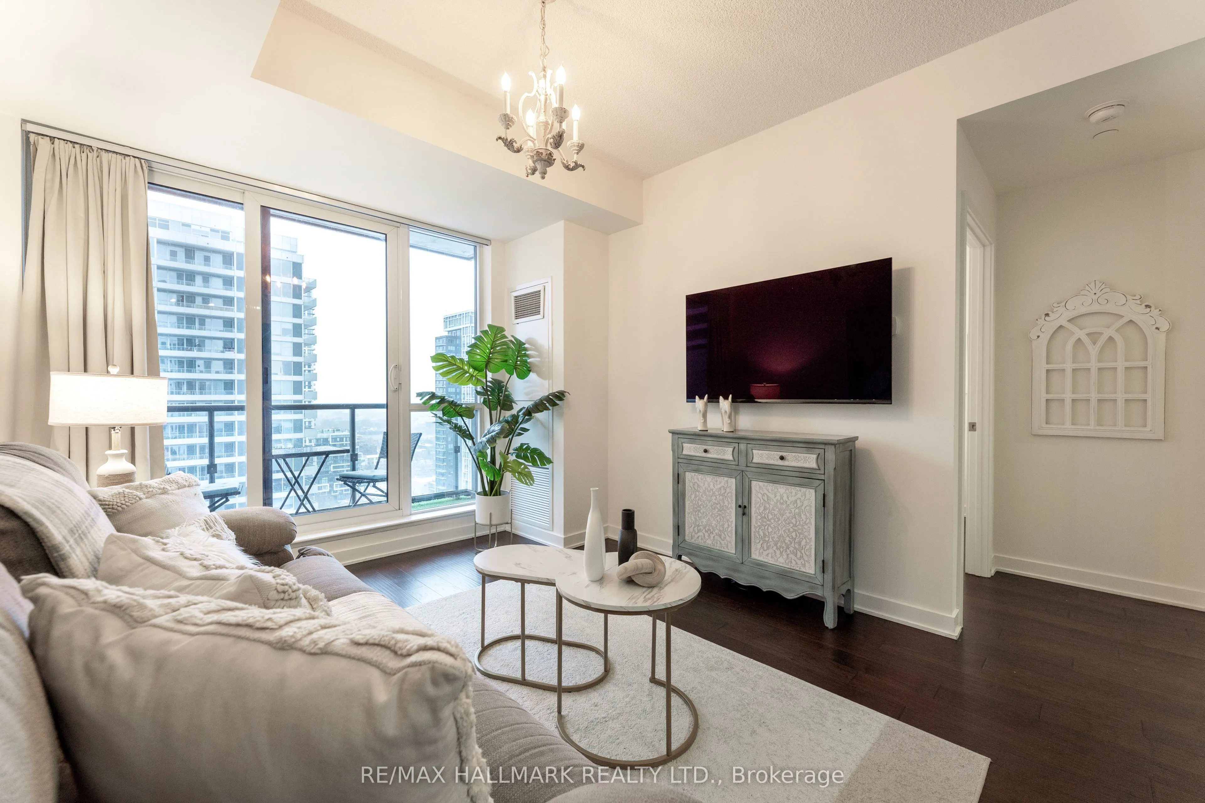170 Sumach Street, #2101
