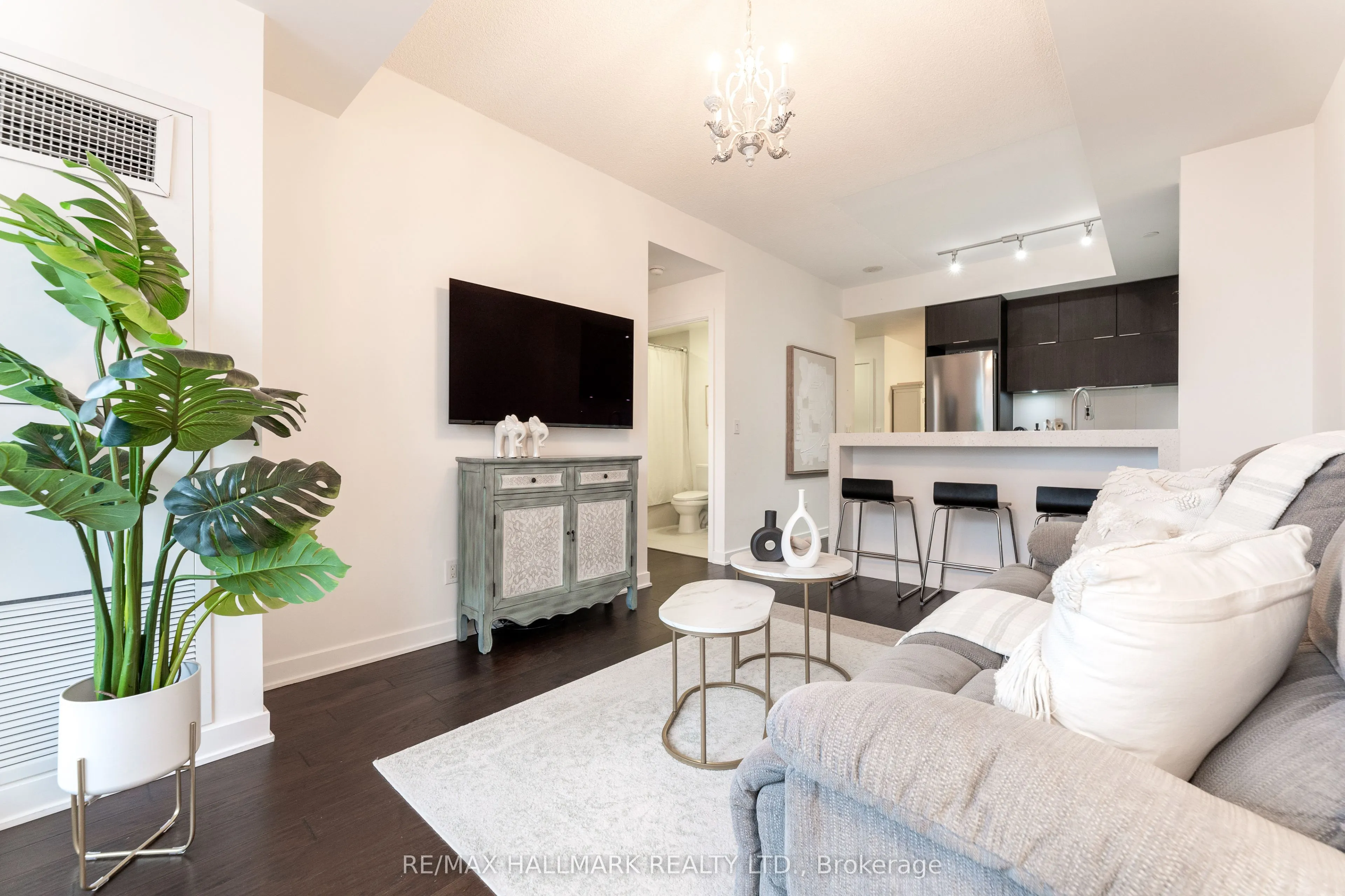 170 Sumach Street, #2101