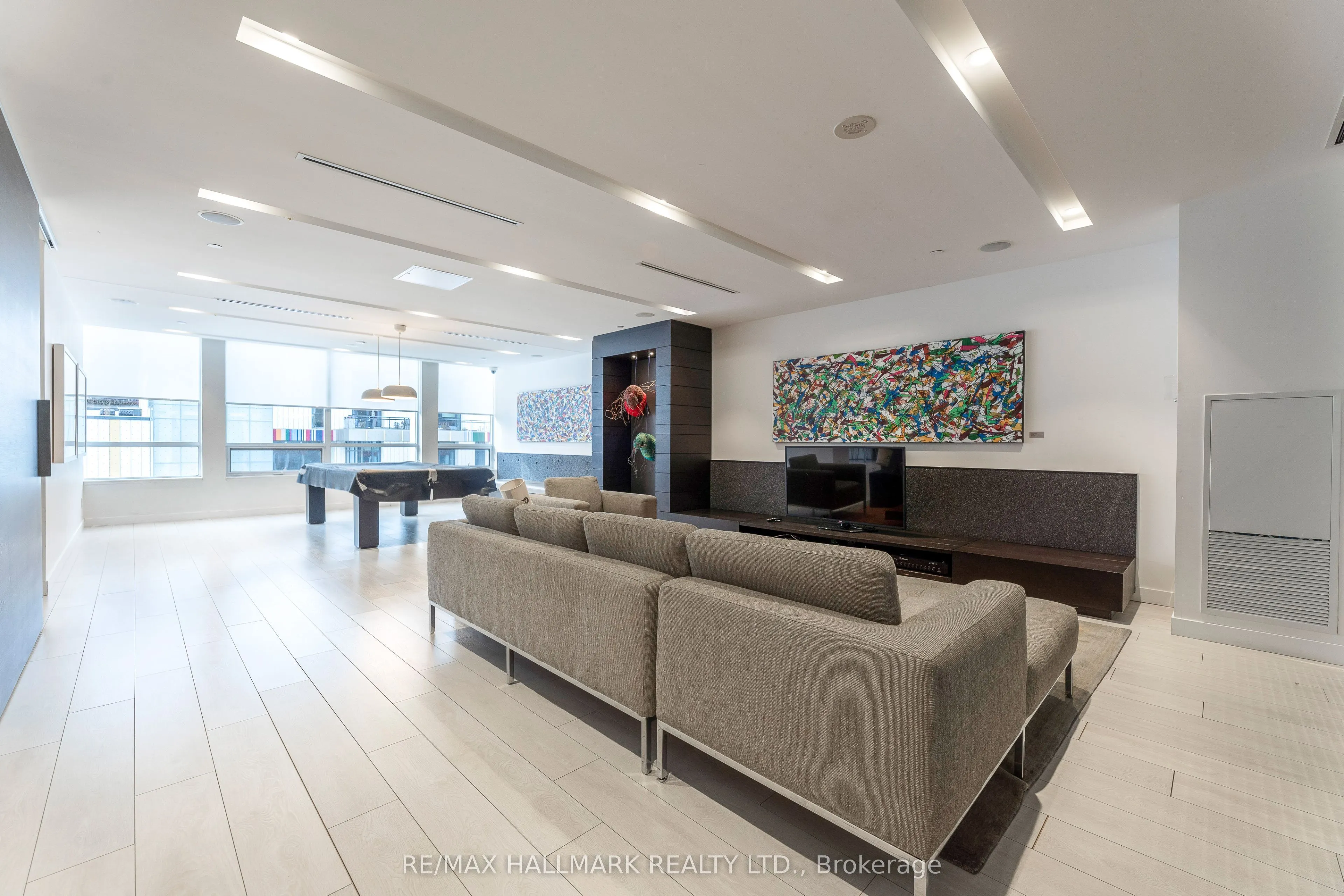 170 Sumach Street, #2101