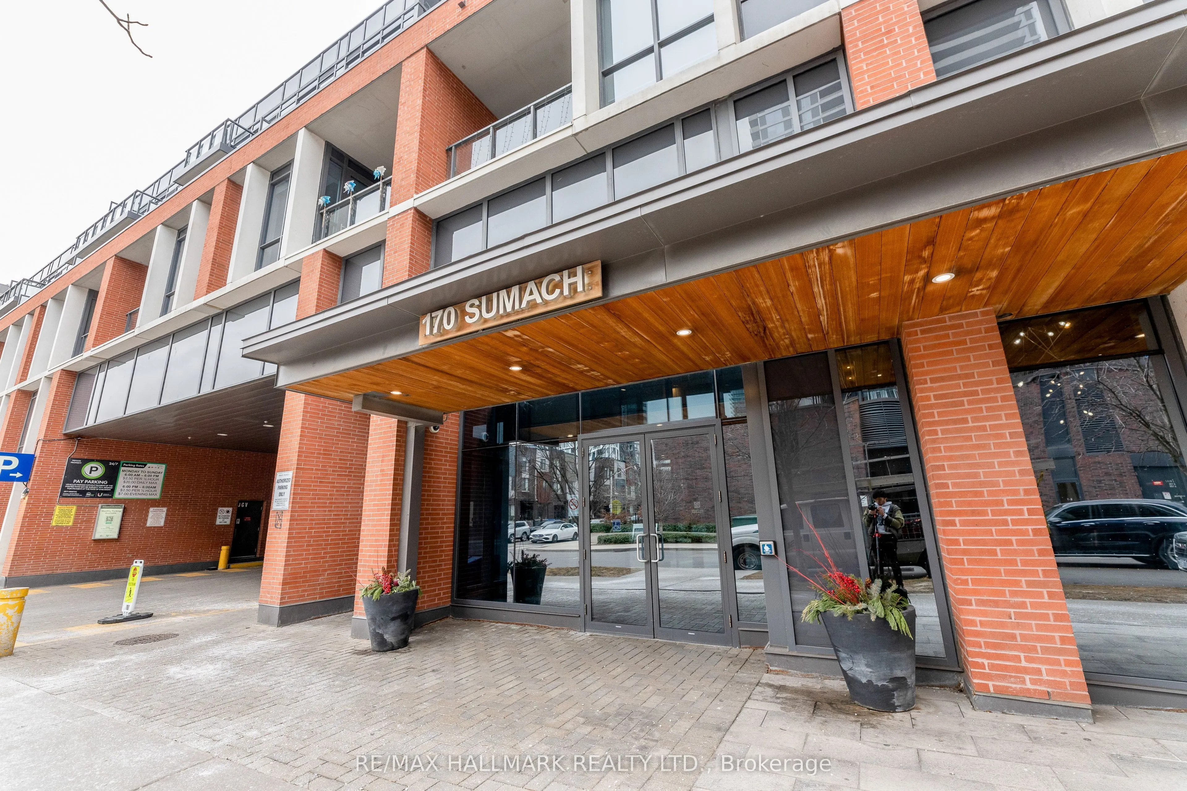 170 Sumach Street, #2101