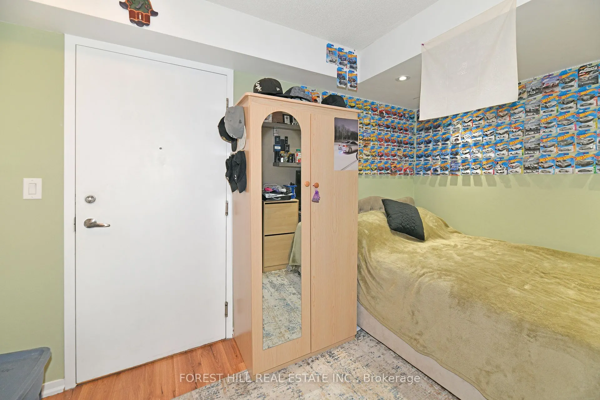 801 Sheppard Avenue W, #505