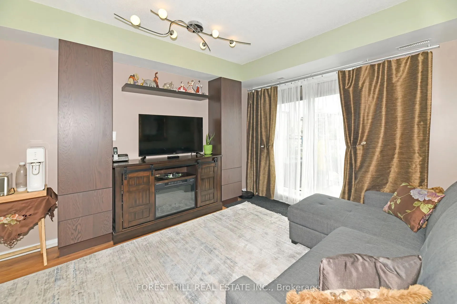 801 Sheppard Avenue W, #505