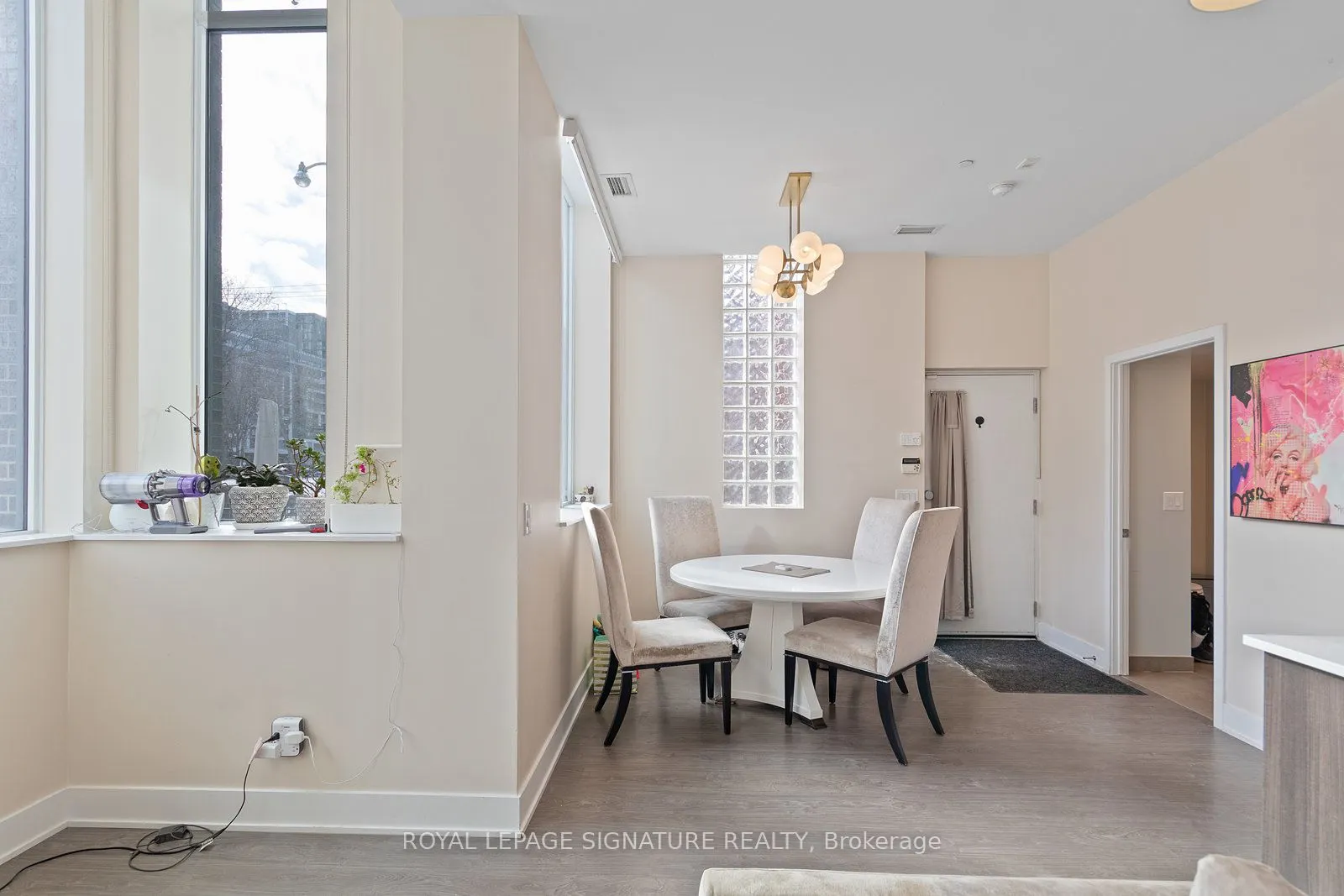 508 Wellington Street, #TH1