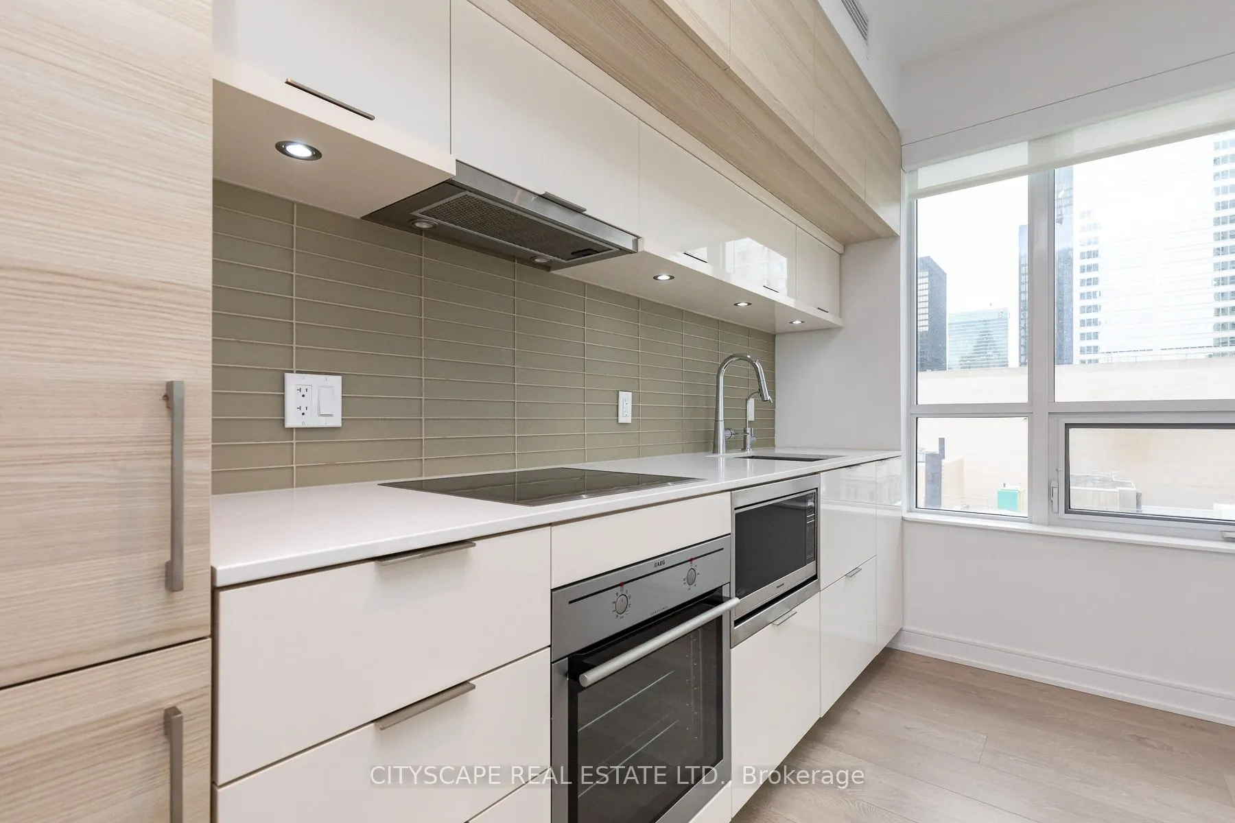 88 Scott Street, #1703