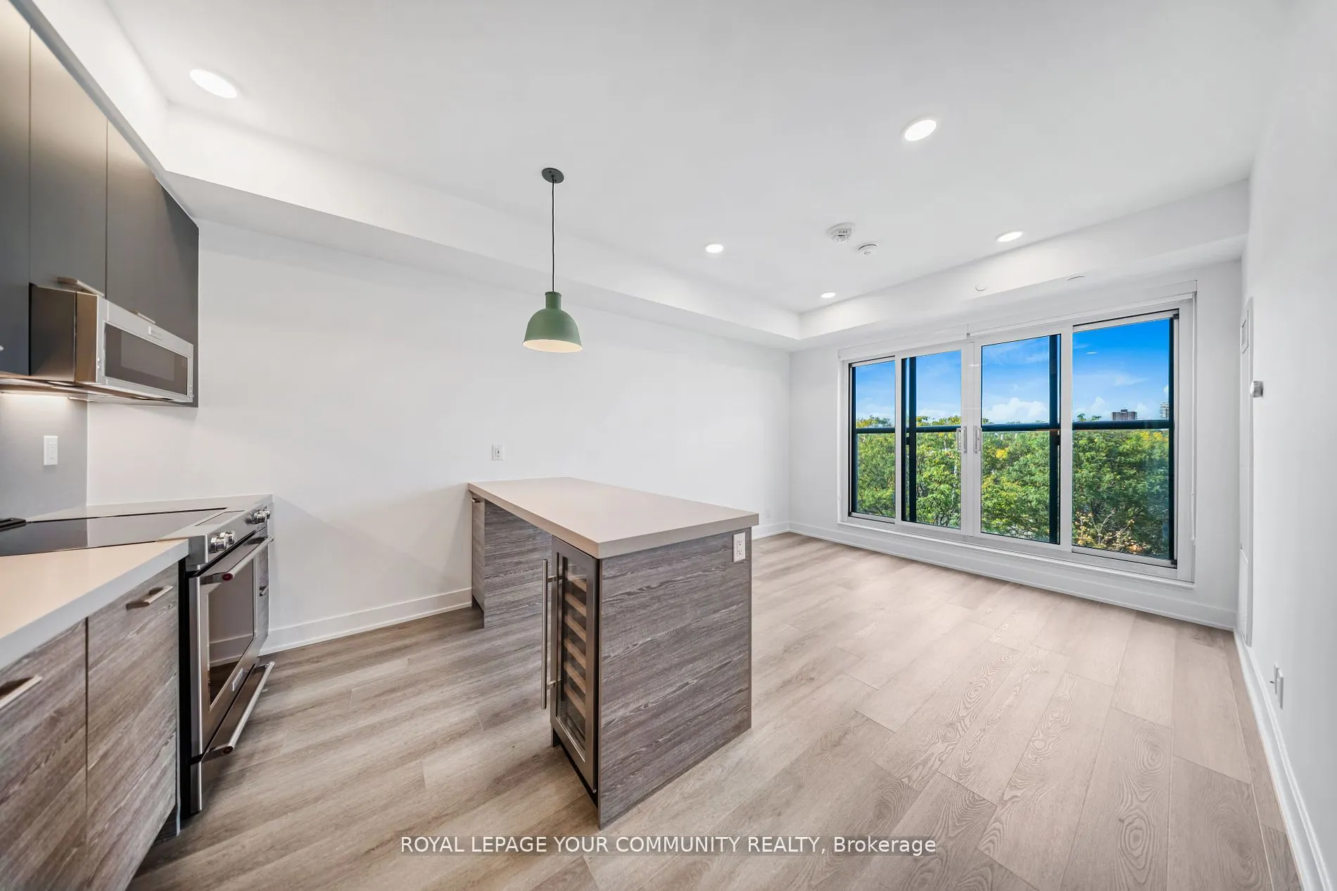 484 Spadina Avenue, #1205