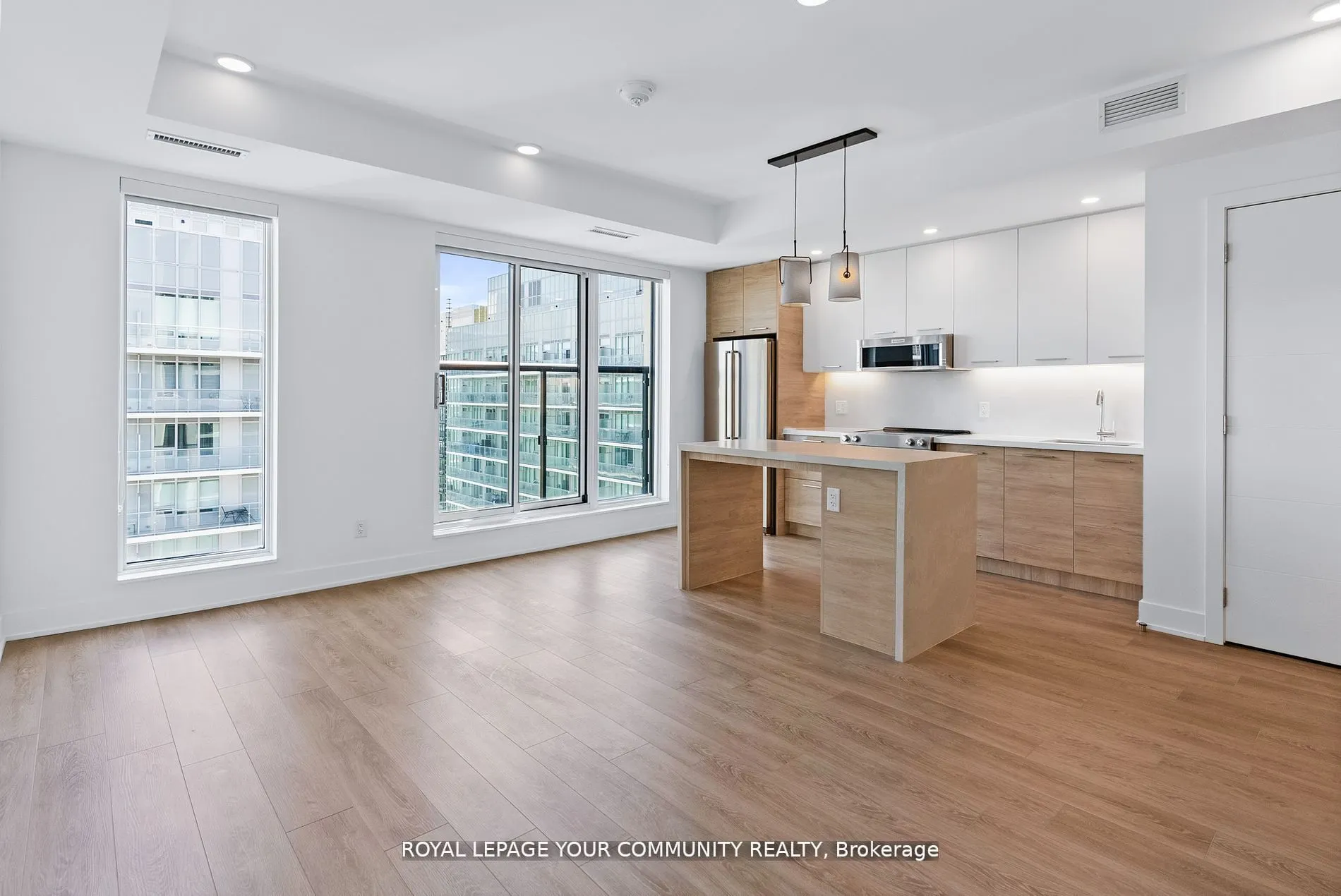 200 Redpath Avenue, #2809