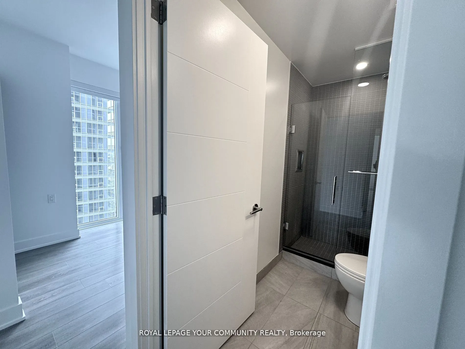 200 Redpath Avenue, #1804