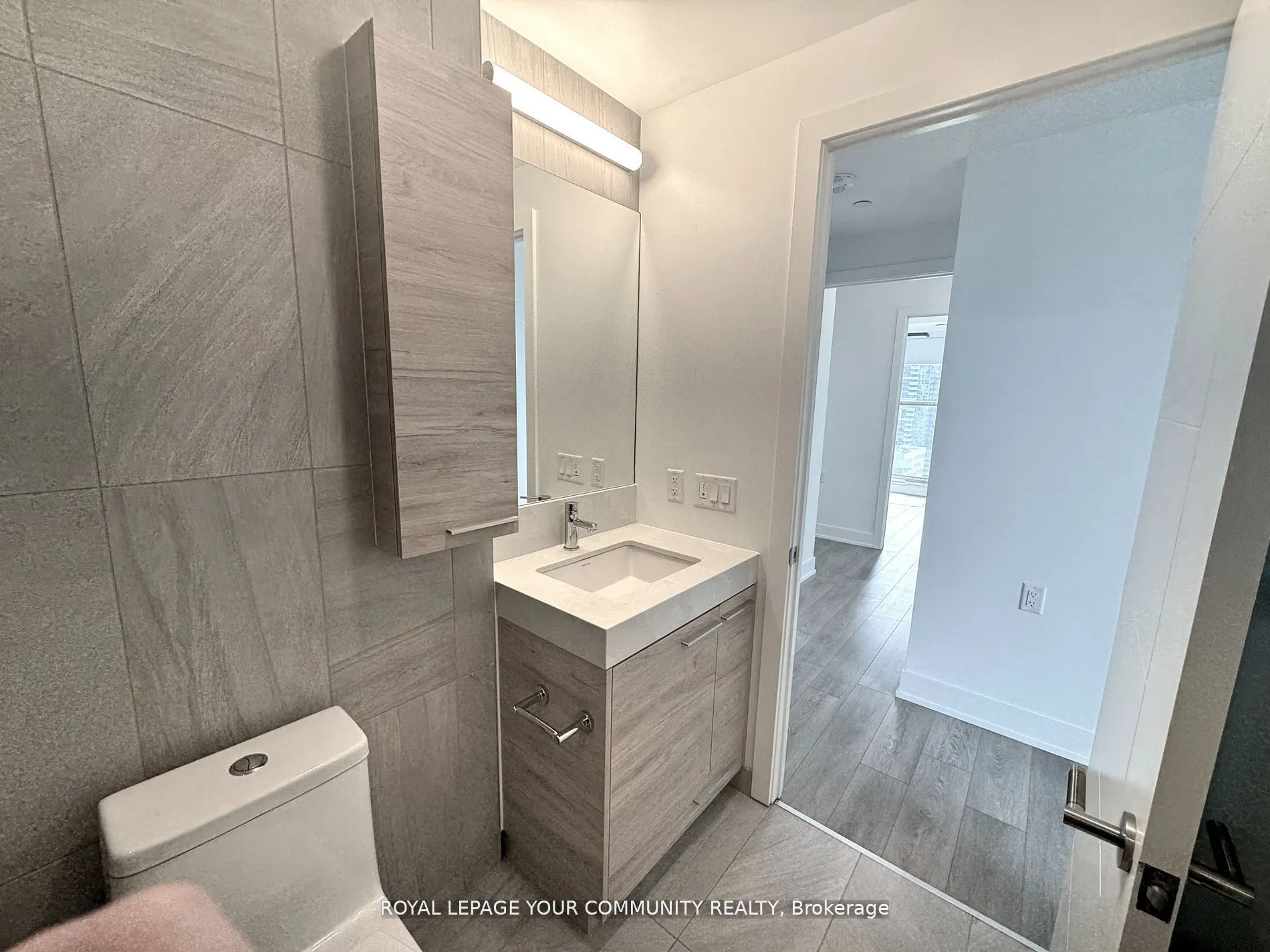 200 Redpath Avenue, #1804