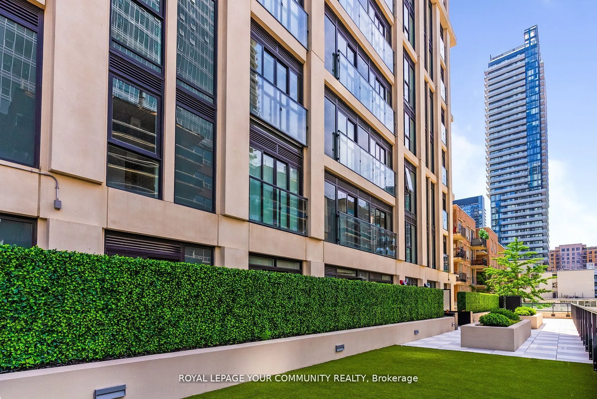 200 Redpath Avenue, #1804