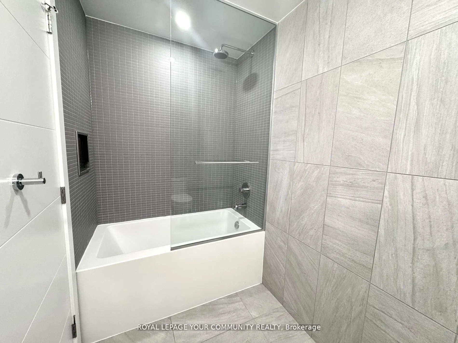 200 Redpath Avenue, #1804