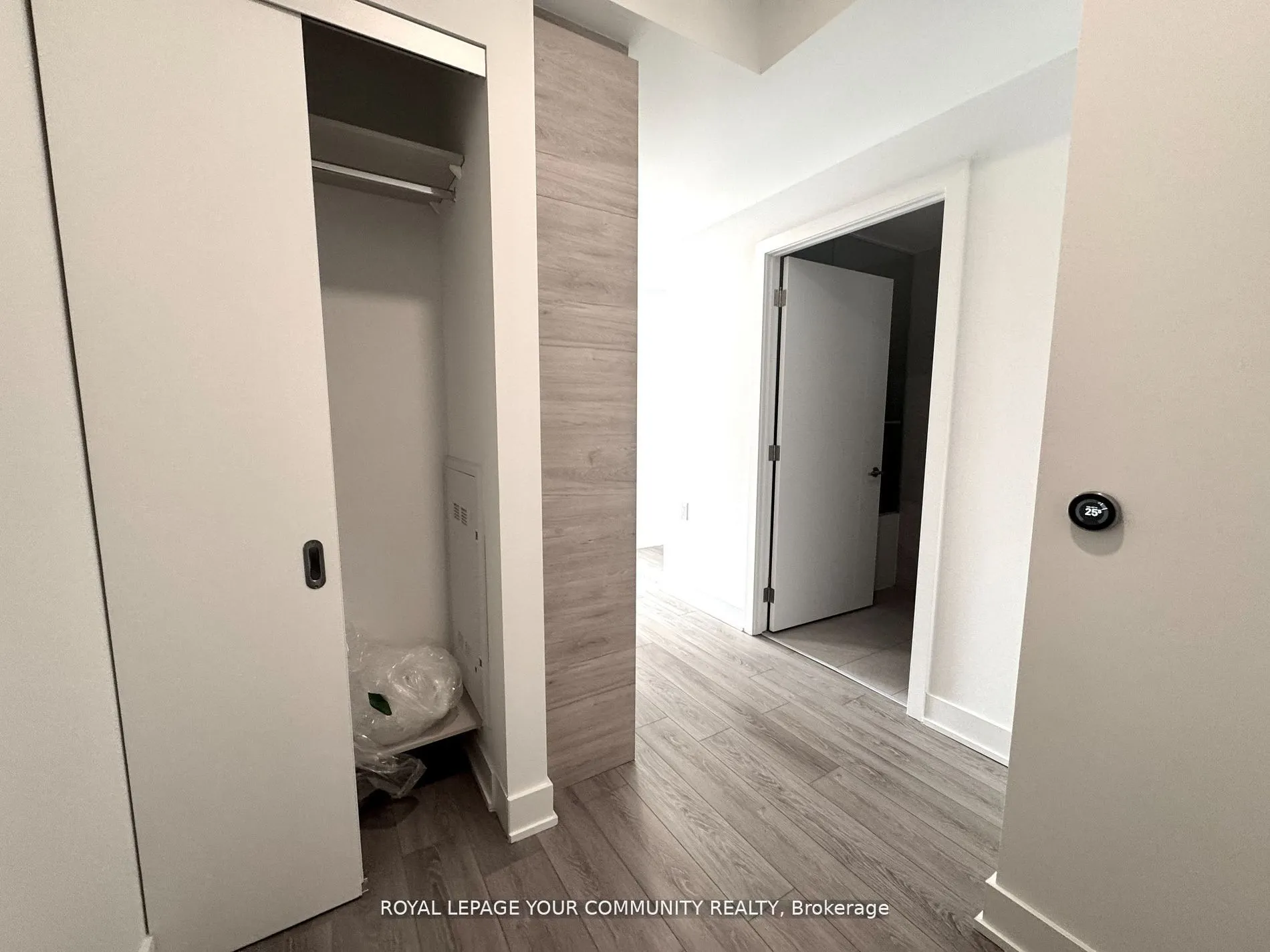 200 Redpath Avenue, #1804