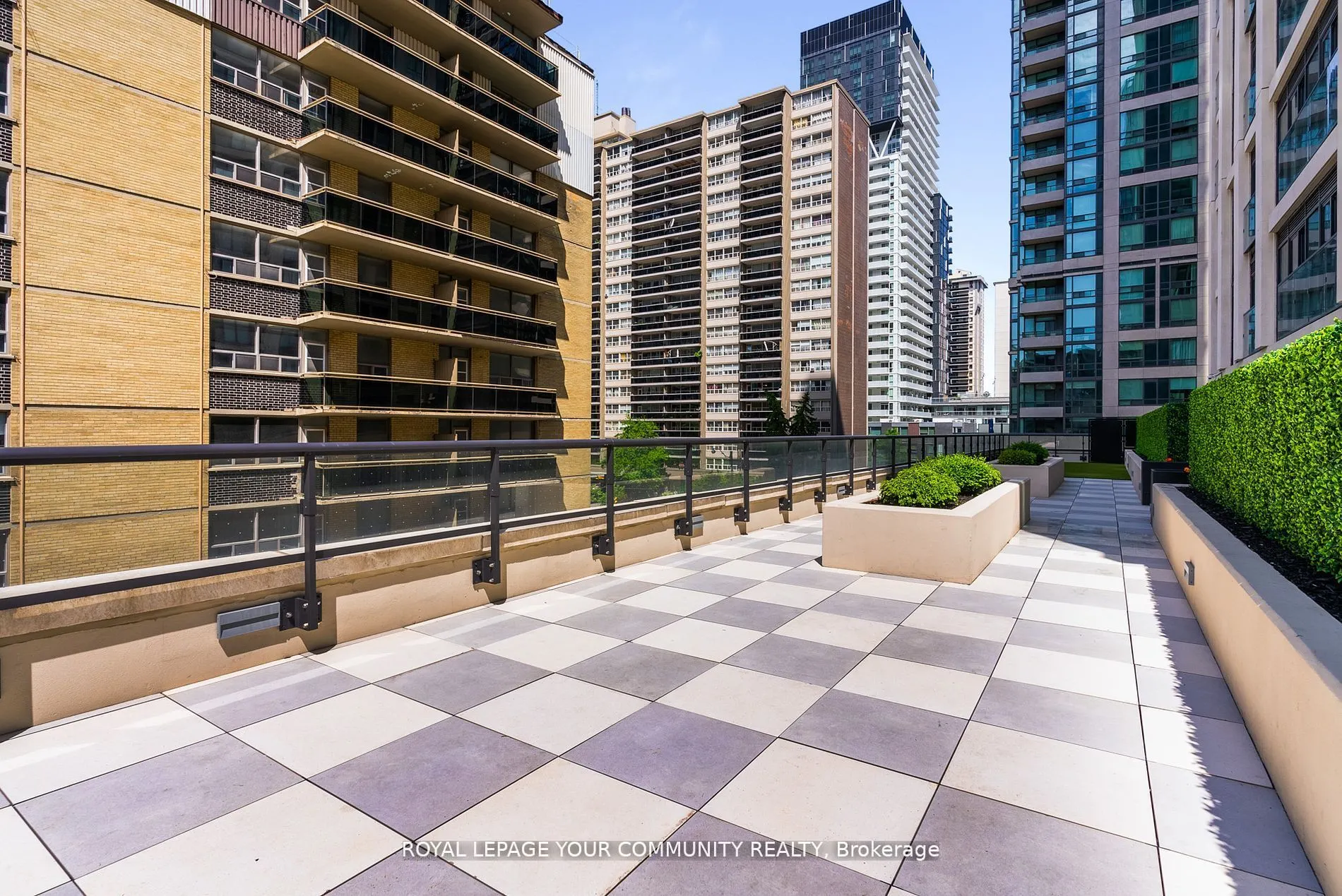 200 Redpath Avenue, #1804