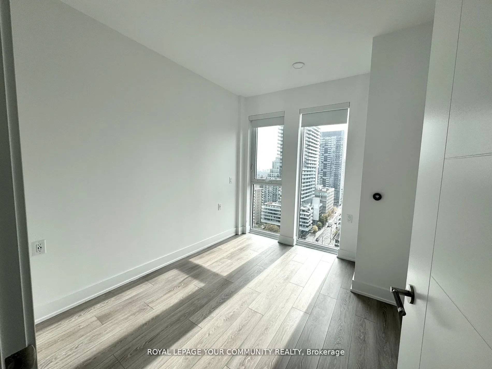 200 Redpath Avenue, #1804