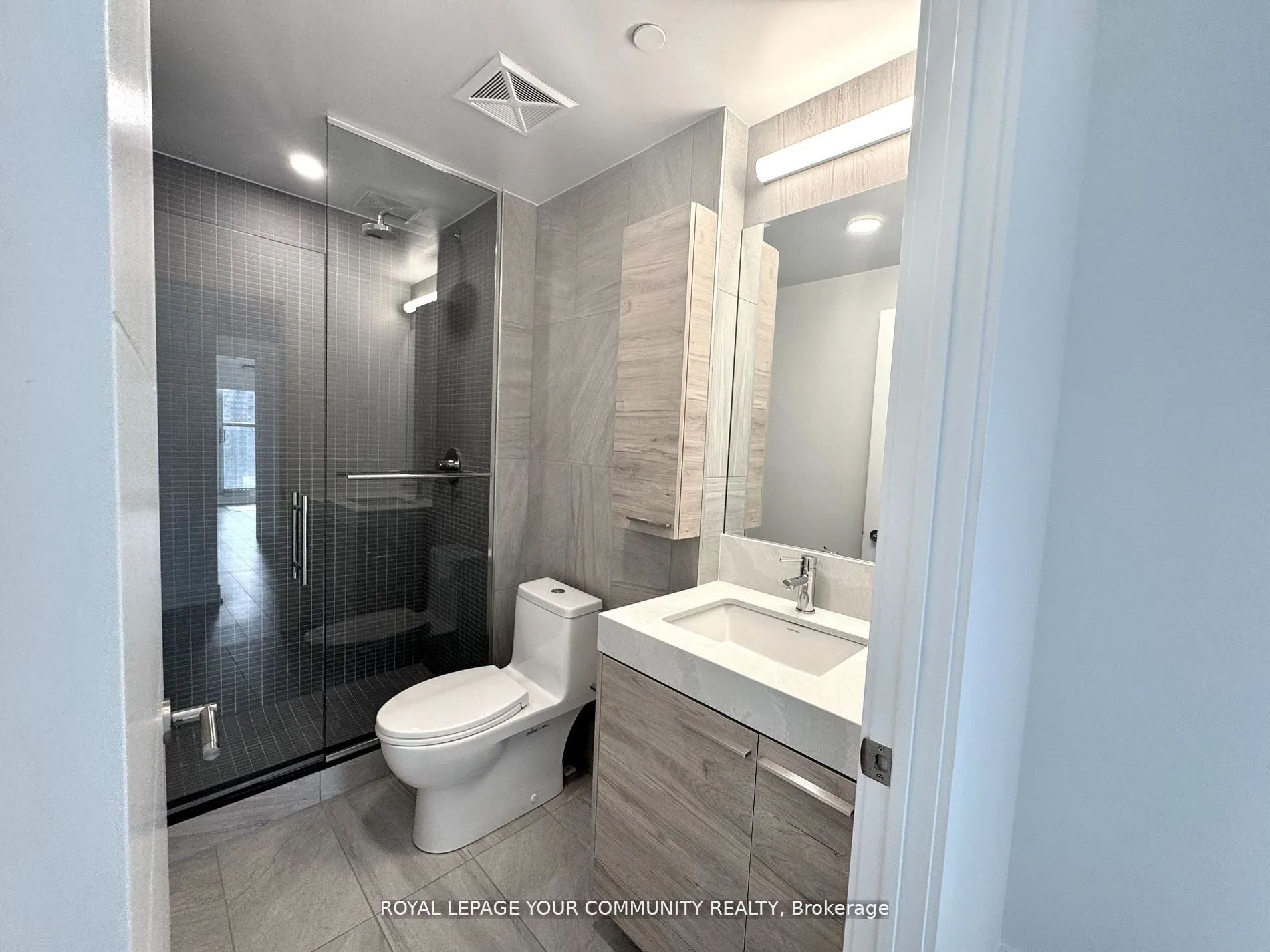 200 Redpath Avenue, #1804