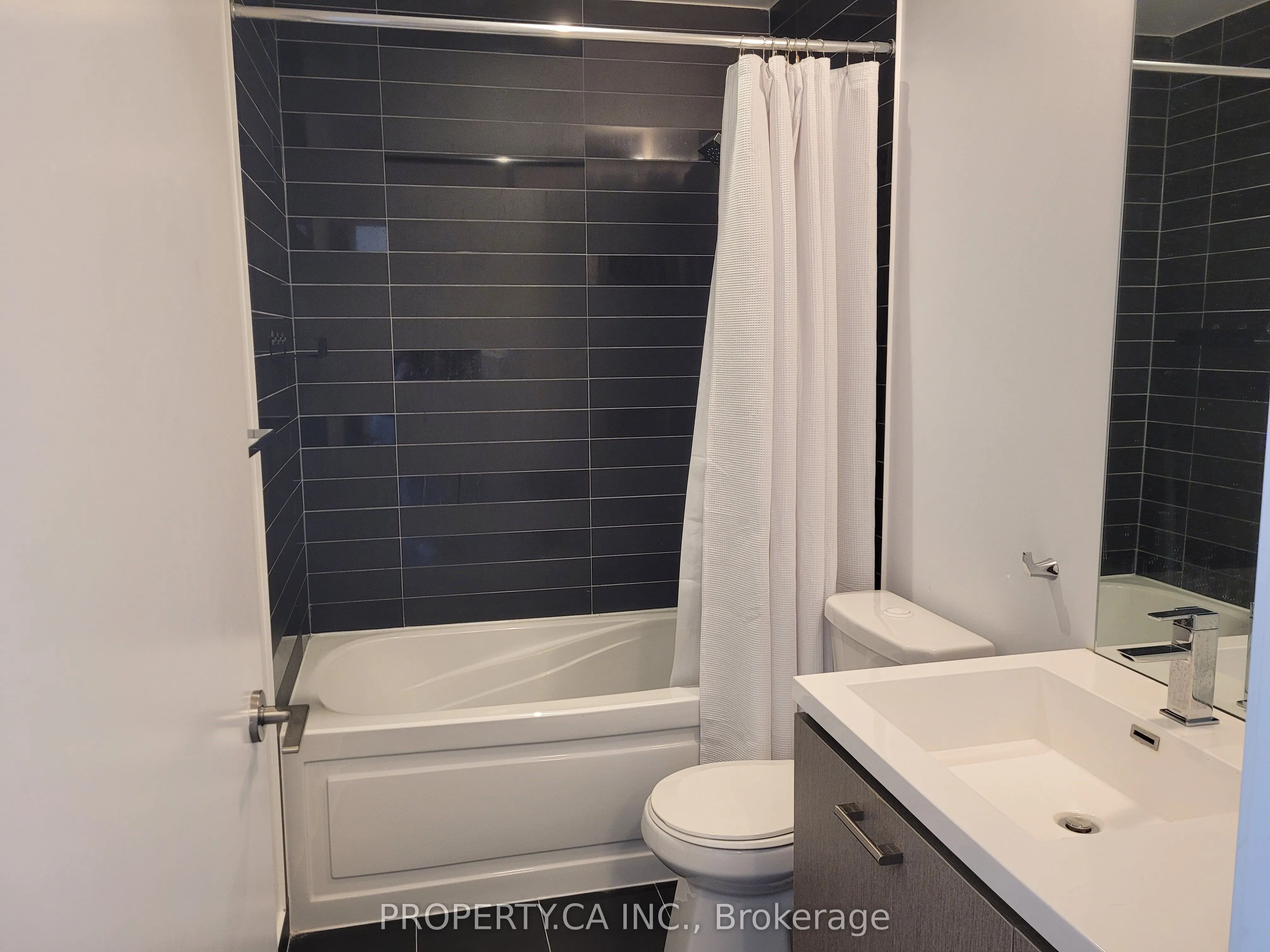 87 Peter Street #2809