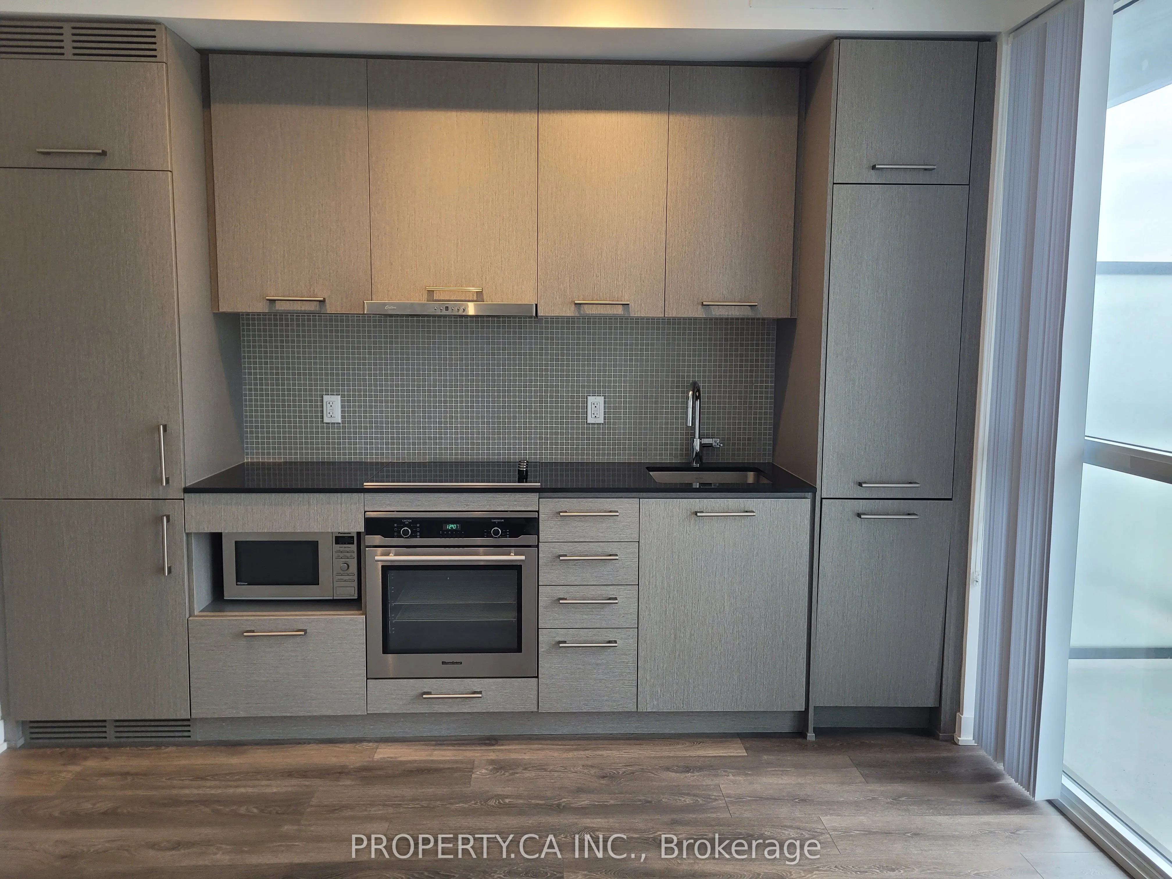 87 Peter Street #2809