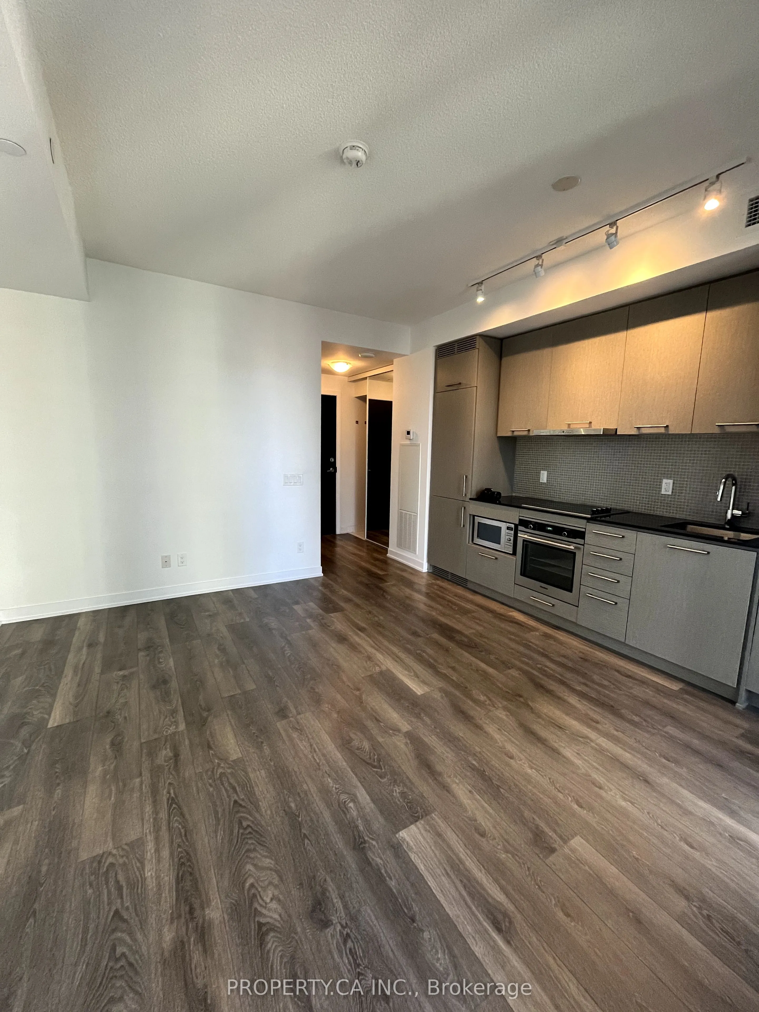 87 Peter Street #2809