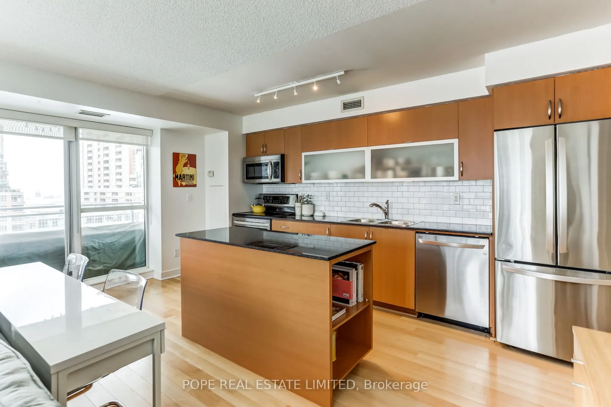 80 Western Battery Road, #811