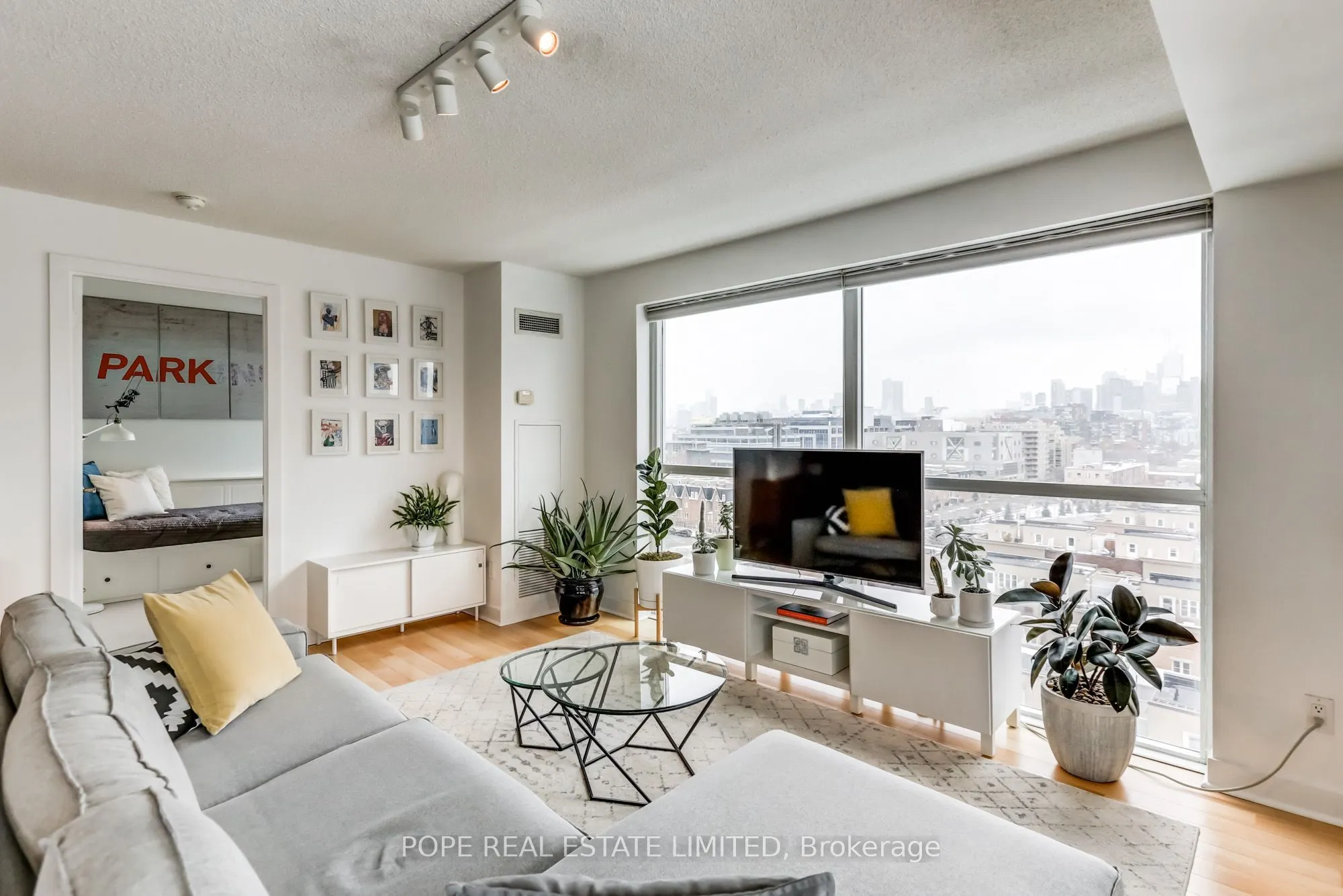 80 Western Battery Road, #811