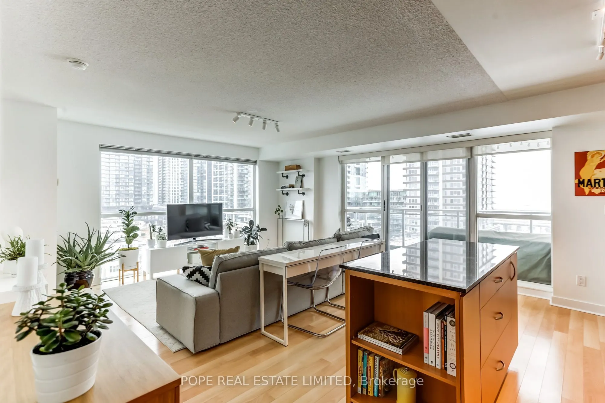 80 Western Battery Road, #811