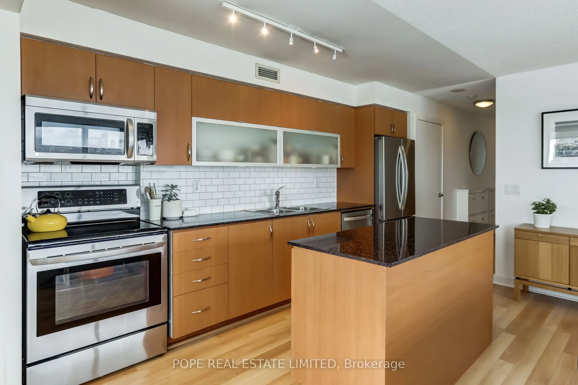 80 Western Battery Road, #811
